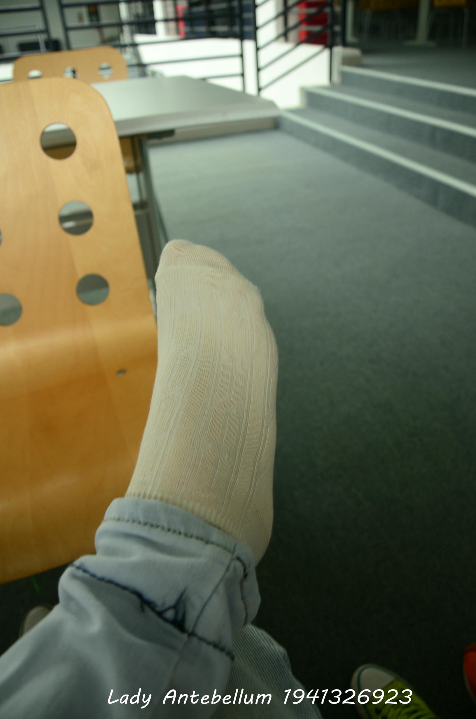 [战前女神] 恋足美腿棉袜女神级摄影套图 010 [87P-105MB]_第1集