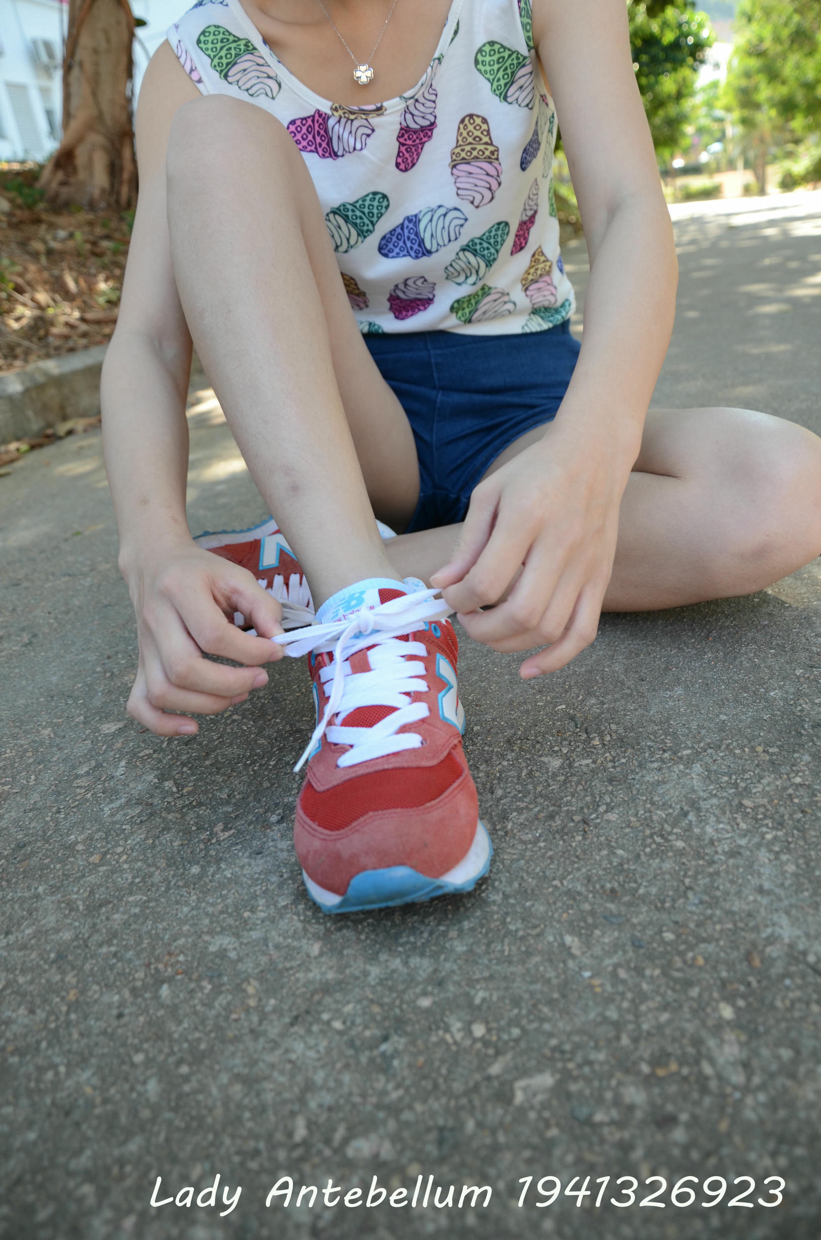 [战前女神] 恋足美腿棉袜女神级摄影套图 100 [60P-95MB]_第2集