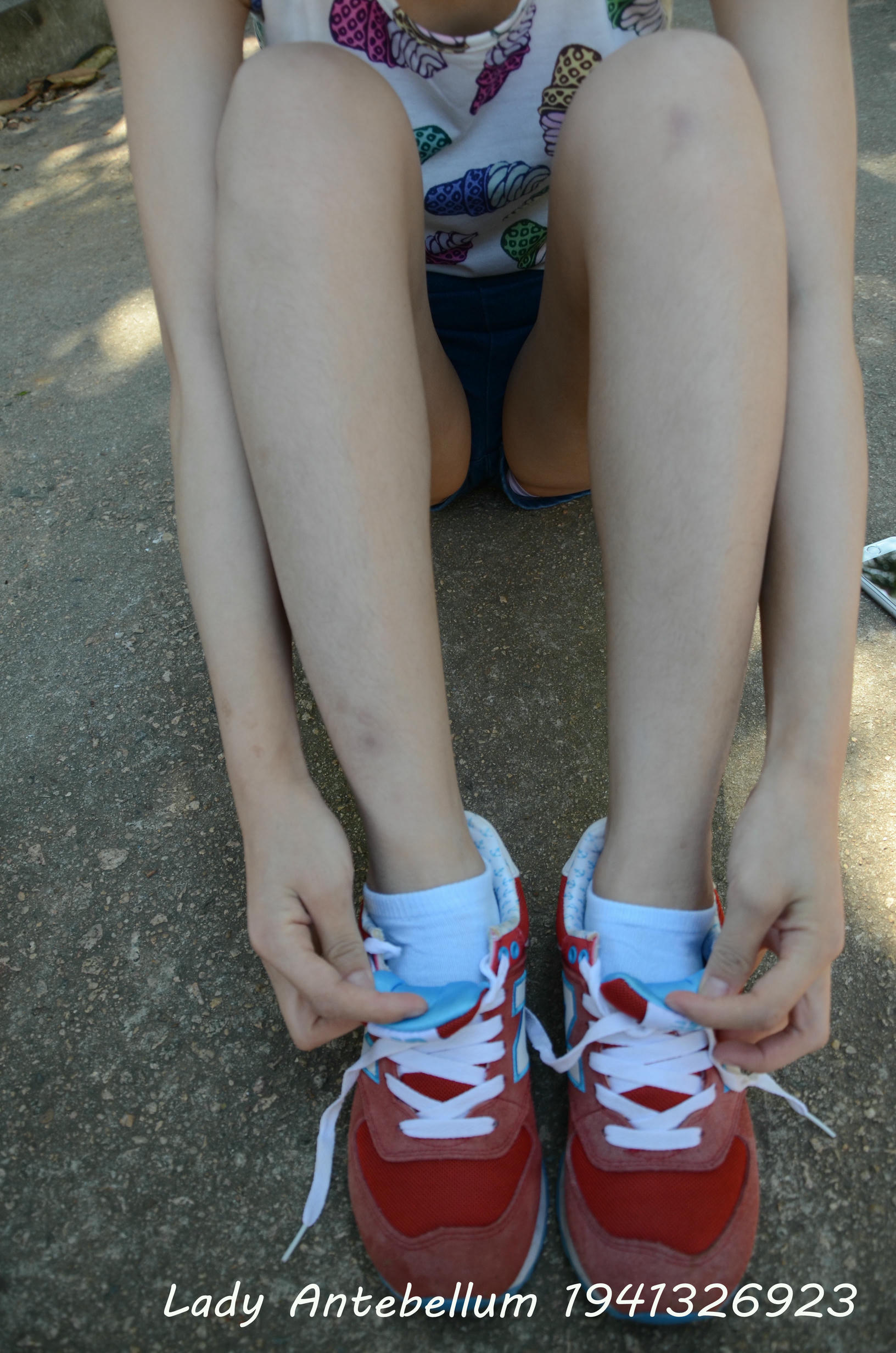 [战前女神] 恋足美腿棉袜女神级摄影套图 100 [60P-95MB]_第2集