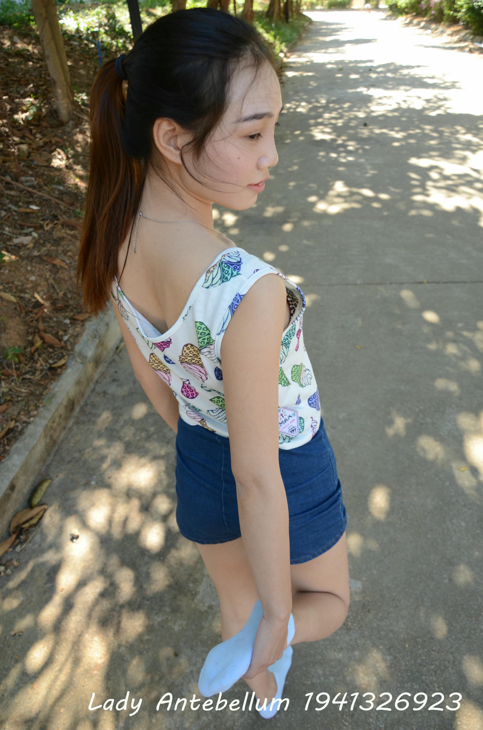 [战前女神] 恋足美腿棉袜女神级摄影套图 100 [60P-95MB]_第3集