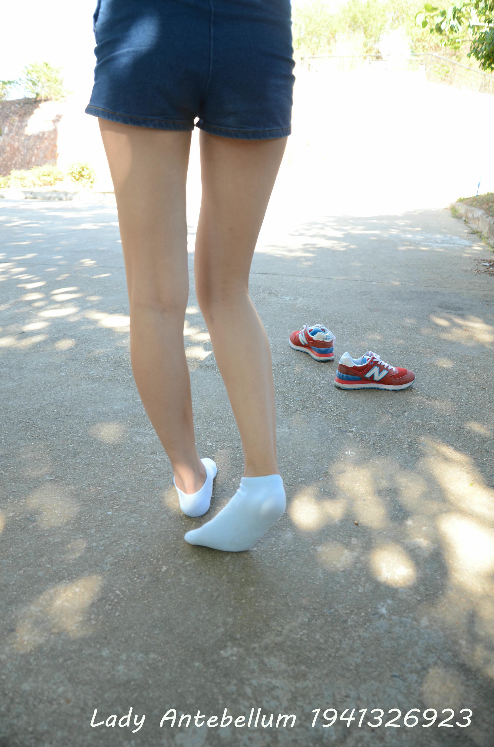 [战前女神] 恋足美腿棉袜女神级摄影套图 100 [60P-95MB]_第3集