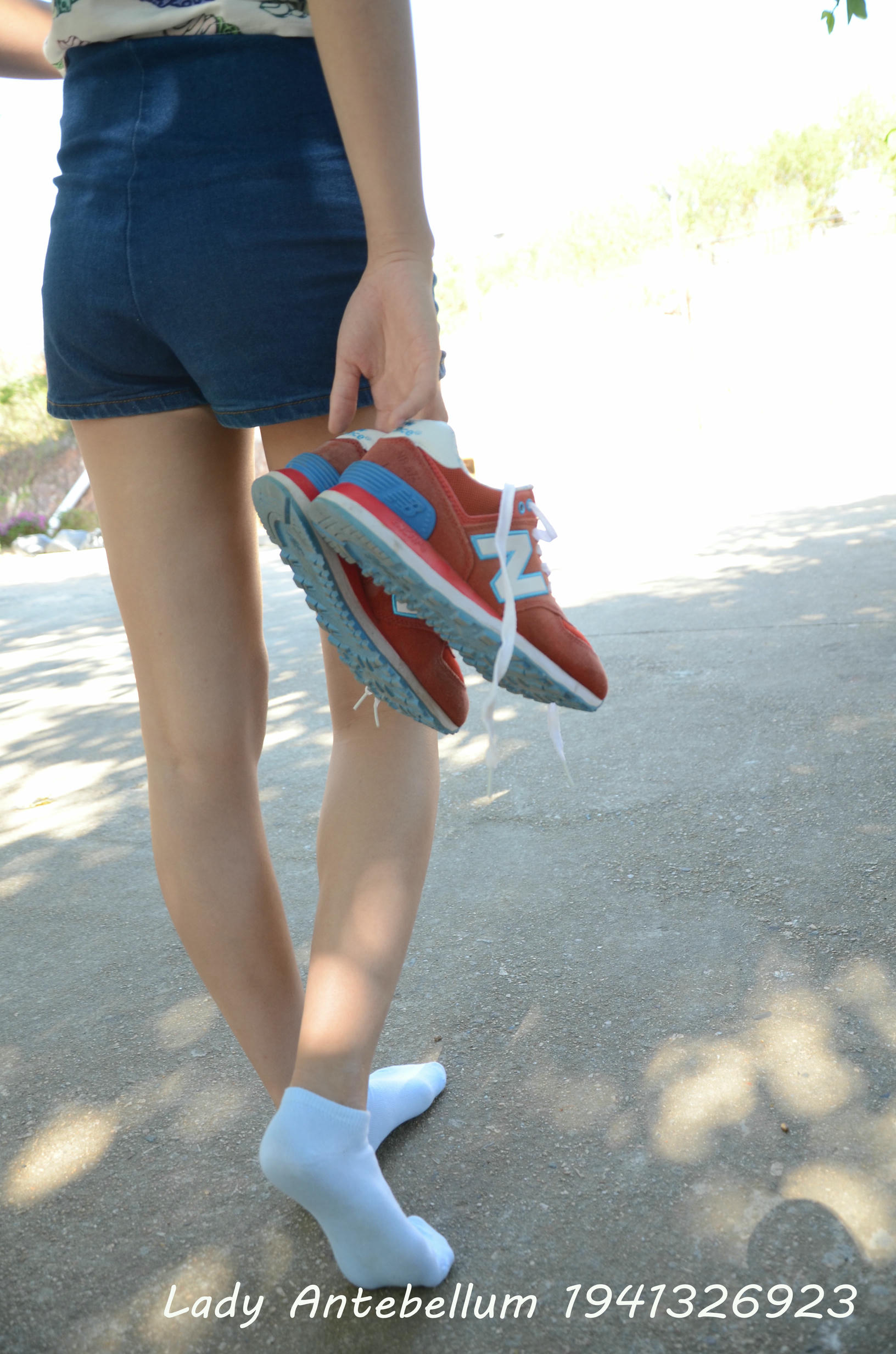 [战前女神] 恋足美腿棉袜女神级摄影套图 100 [60P-95MB]_第3集