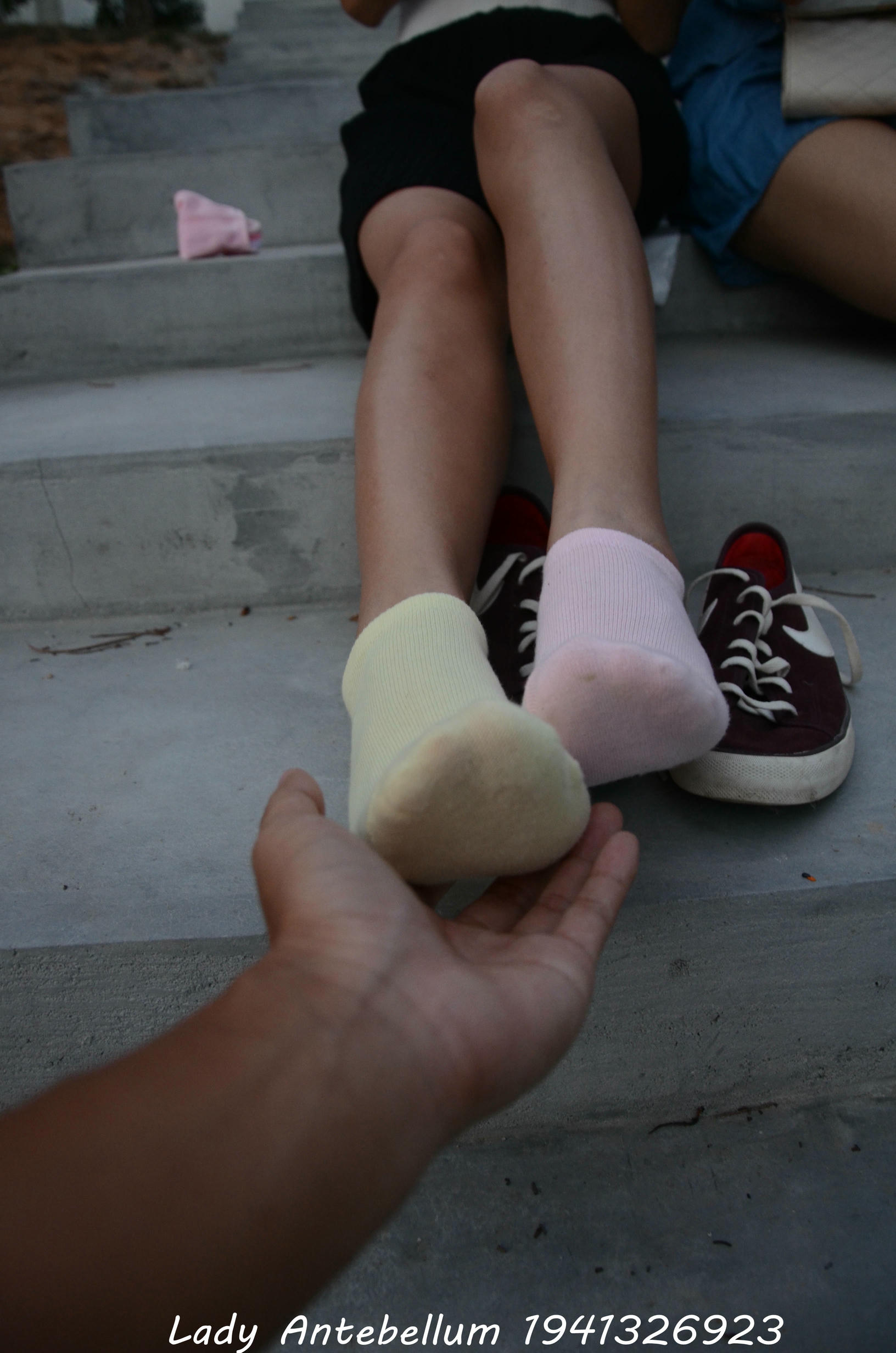 [战前女神] 恋足美腿棉袜女神级摄影套图 101 [128P-145MB]_第6集