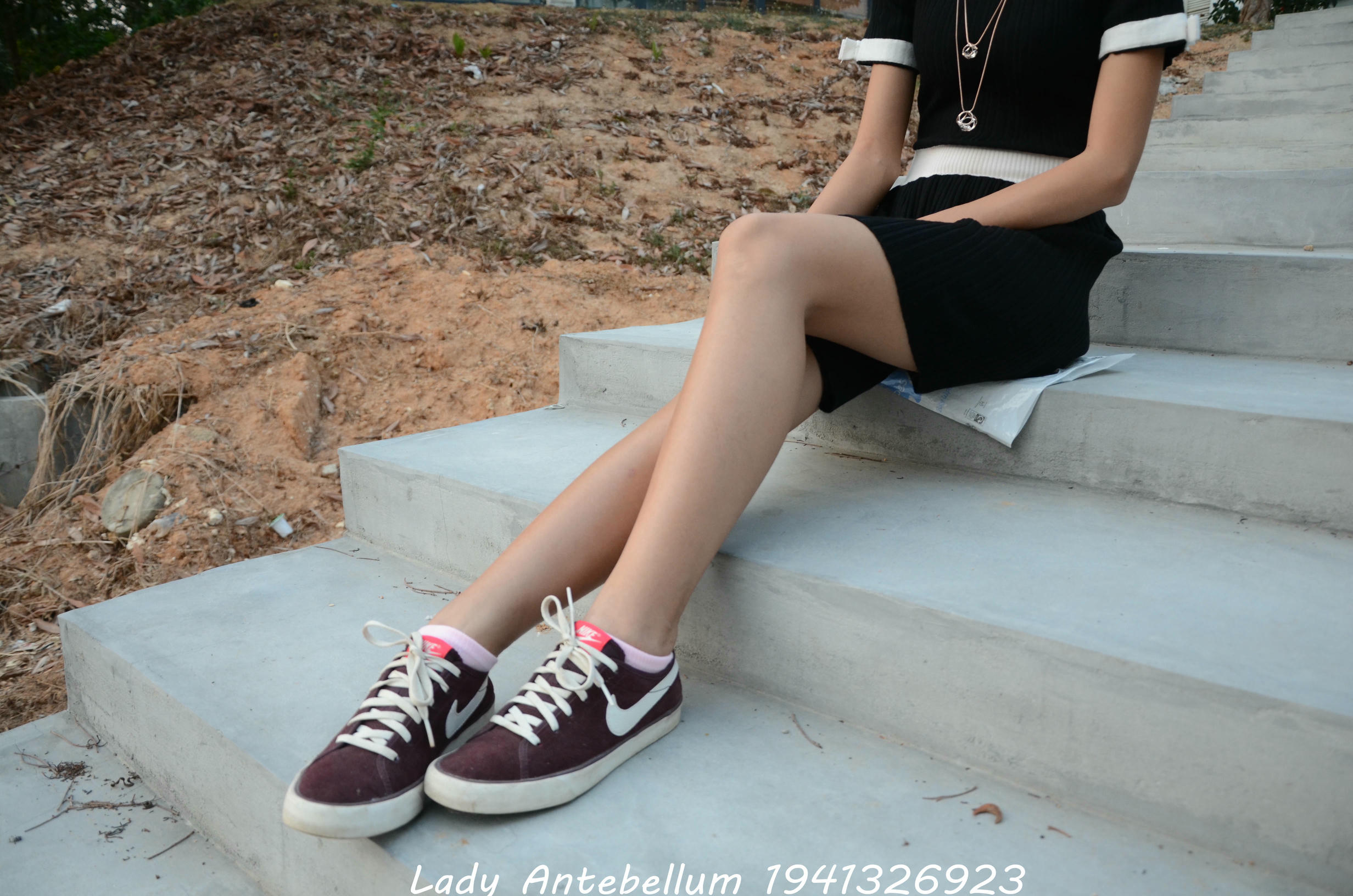 [战前女神] 恋足美腿棉袜女神级摄影套图 101 [128P-145MB]_第1集