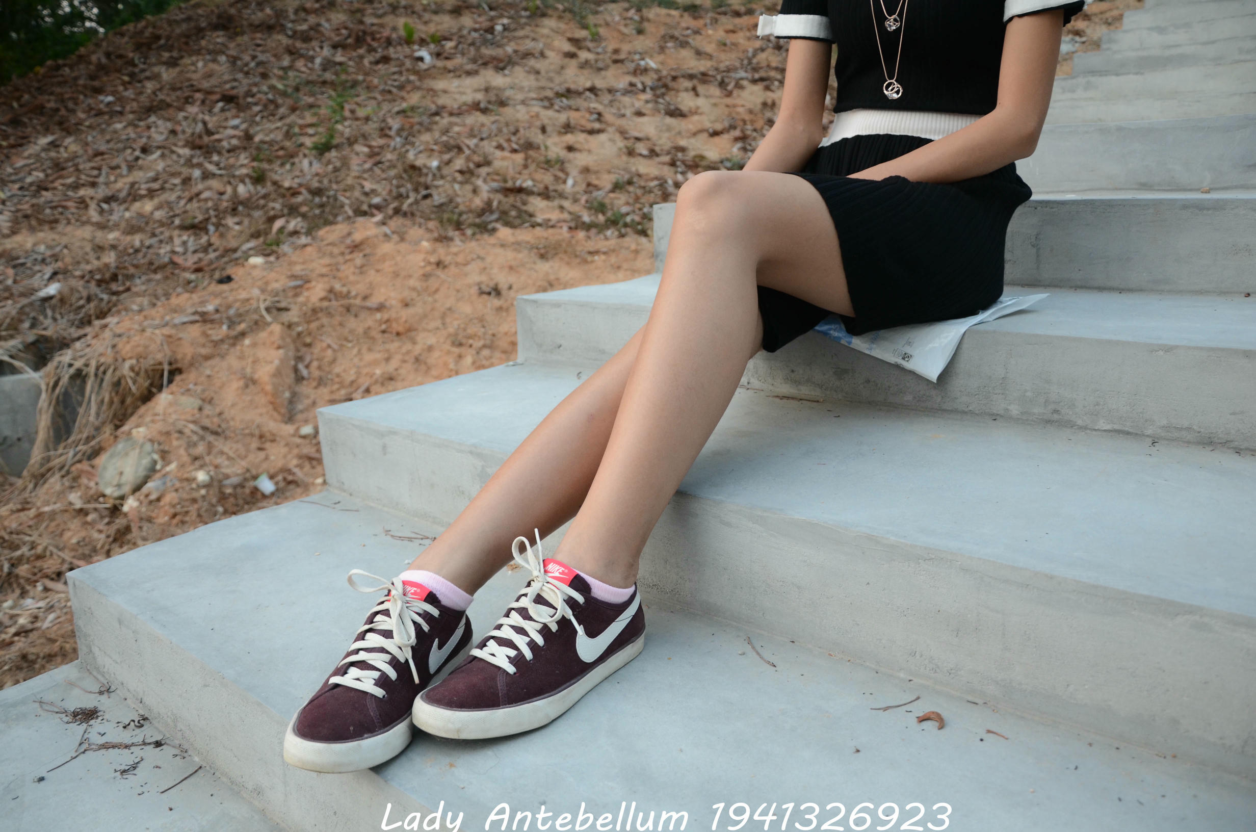 [战前女神] 恋足美腿棉袜女神级摄影套图 101 [128P-145MB]_第1集