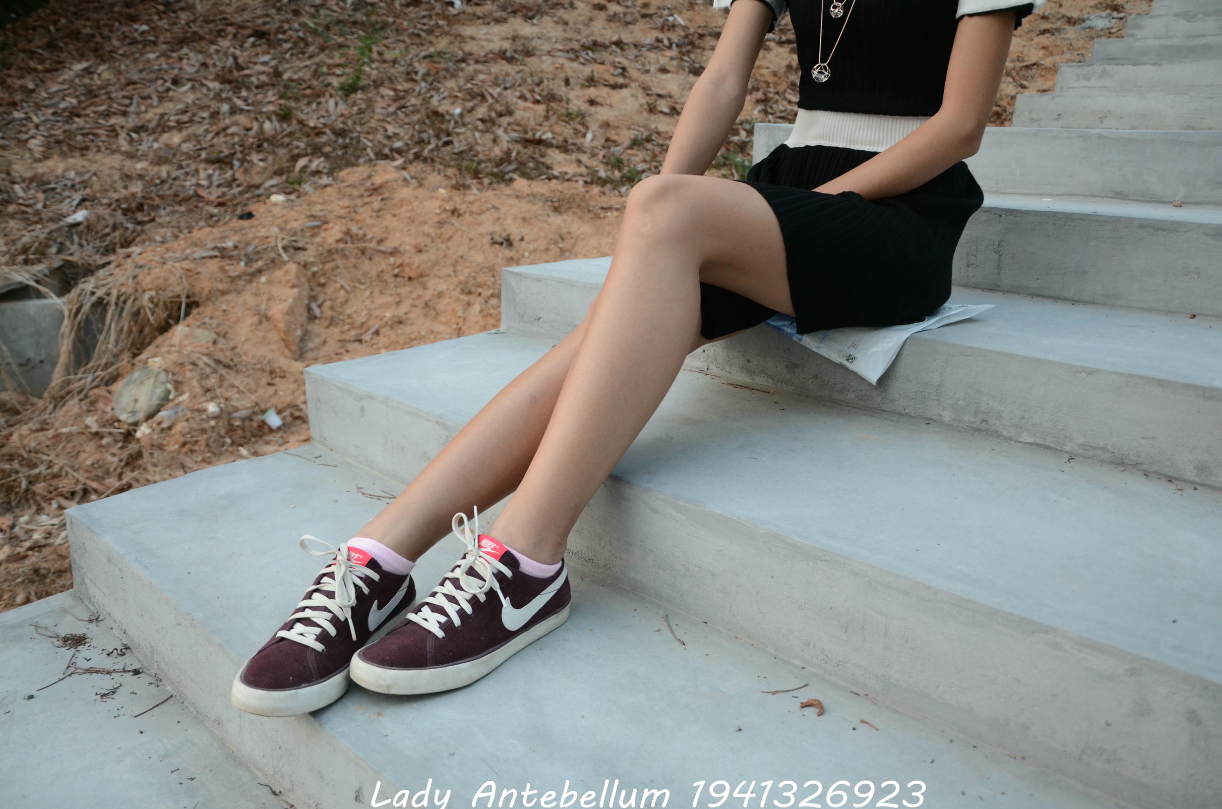 [战前女神] 恋足美腿棉袜女神级摄影套图 101 [128P-145MB]_第1集