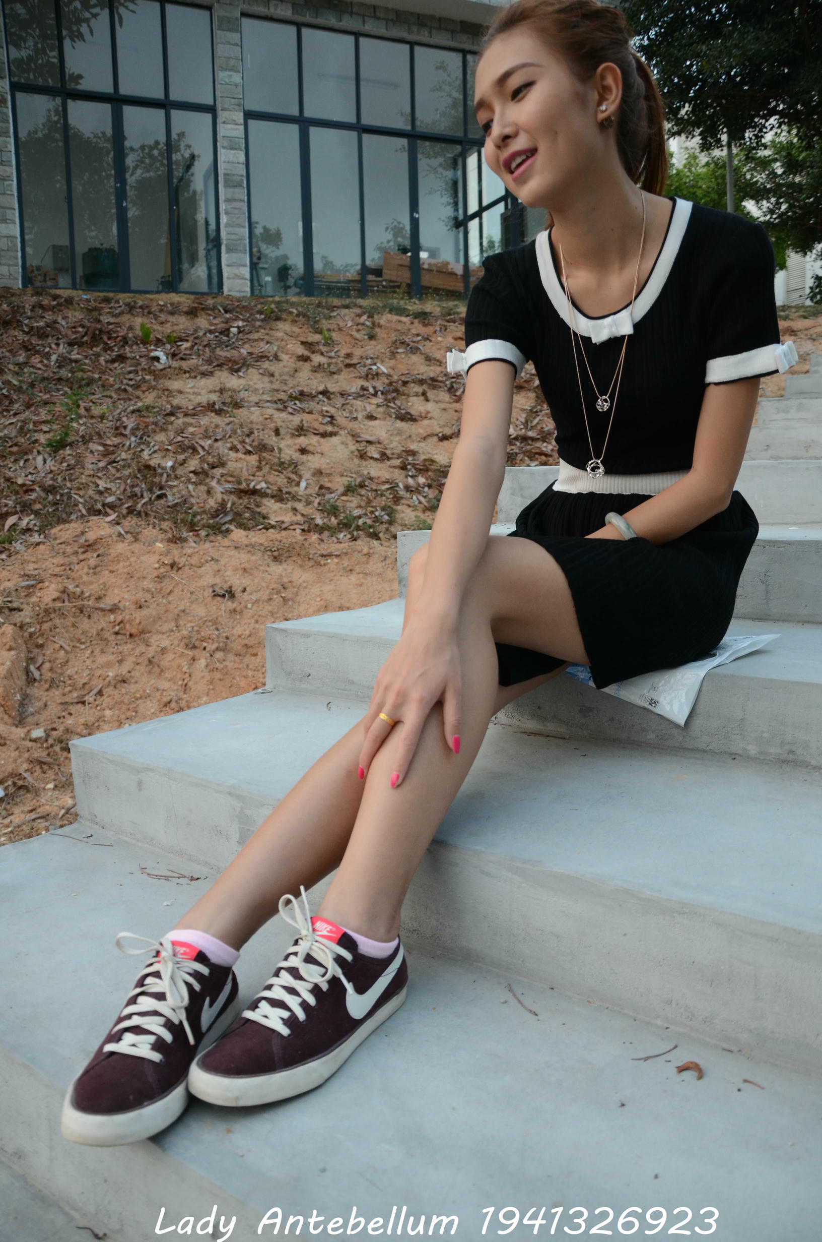 [战前女神] 恋足美腿棉袜女神级摄影套图 101 [128P-145MB]_第1集