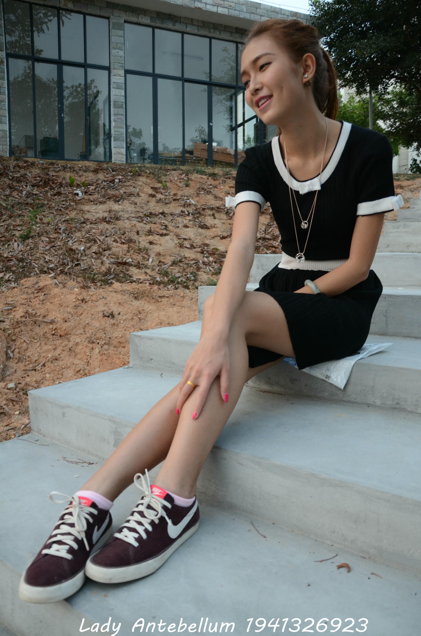 [战前女神] 恋足美腿棉袜女神级摄影套图 101 [128P-145MB]_第1集