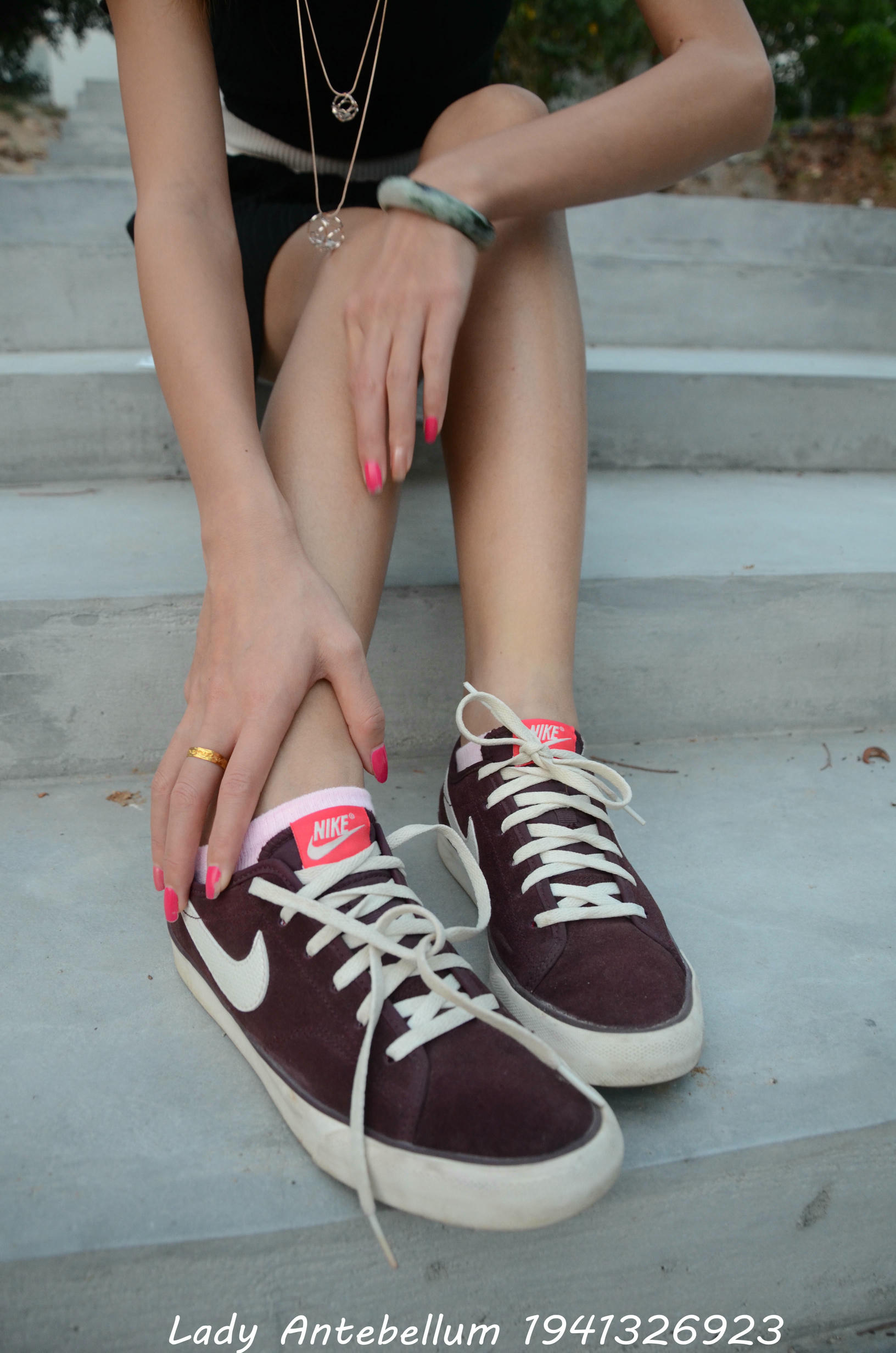 [战前女神] 恋足美腿棉袜女神级摄影套图 101 [128P-145MB]_第2集