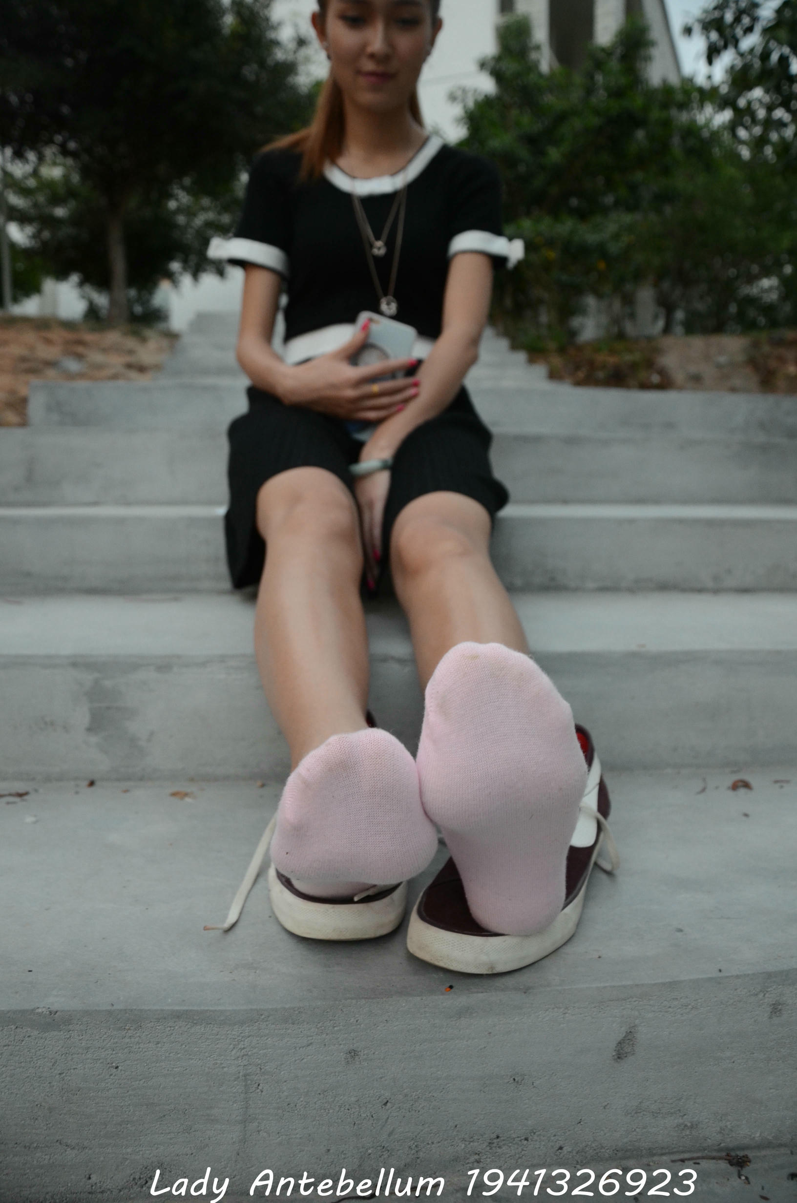 [战前女神] 恋足美腿棉袜女神级摄影套图 101 [128P-145MB]_第5集