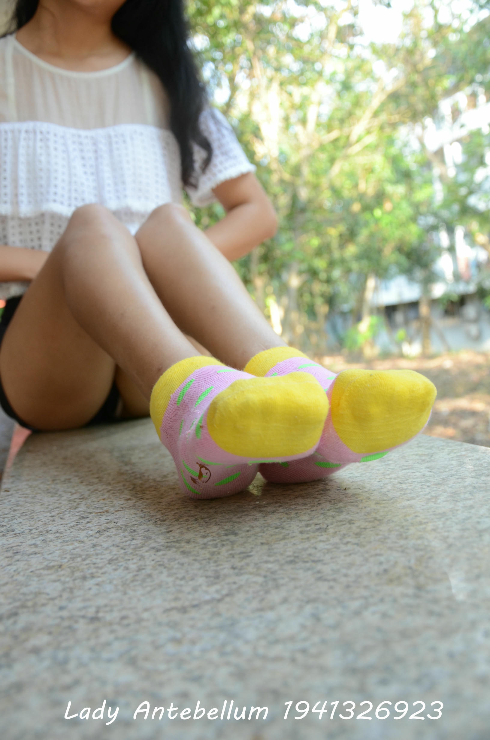 [战前女神] 恋足美腿棉袜女神级摄影套图 102 [90P-133MB]_第1集