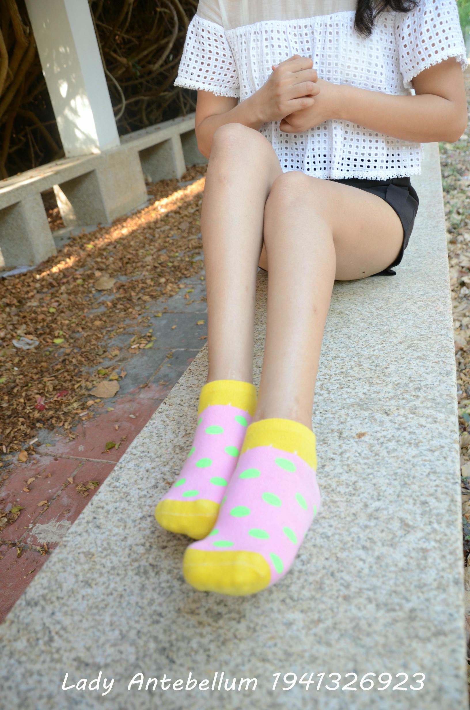 [战前女神] 恋足美腿棉袜女神级摄影套图 102 [90P-133MB]_第1集