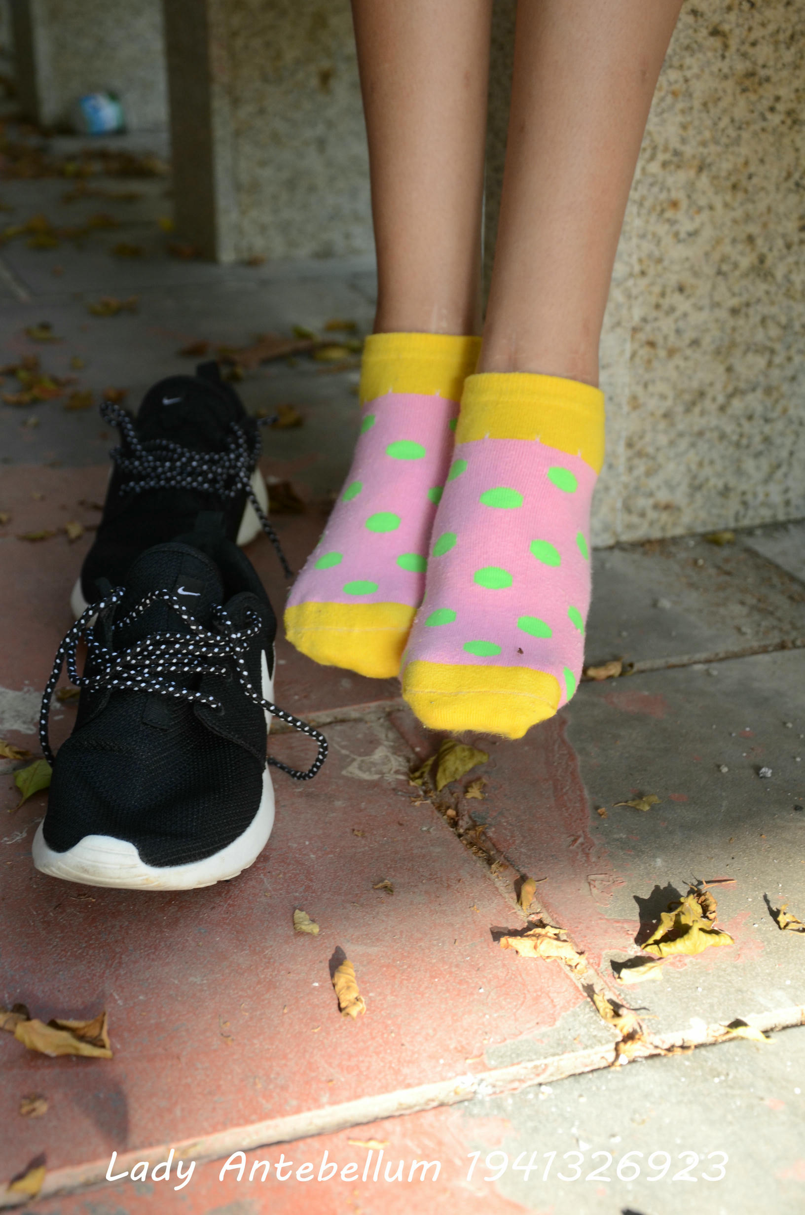 [战前女神] 恋足美腿棉袜女神级摄影套图 102 [90P-133MB]_第3集