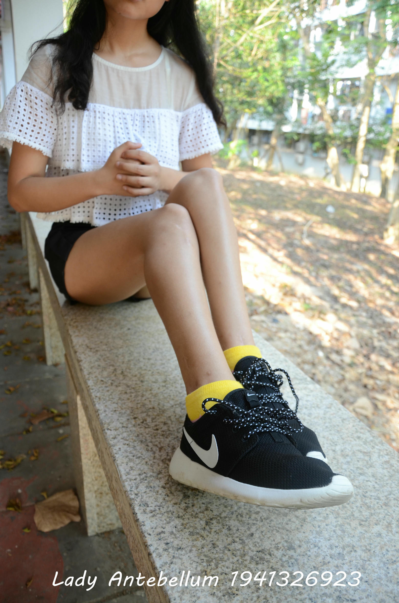 [战前女神] 恋足美腿棉袜女神级摄影套图 102 [90P-133MB]_第1集