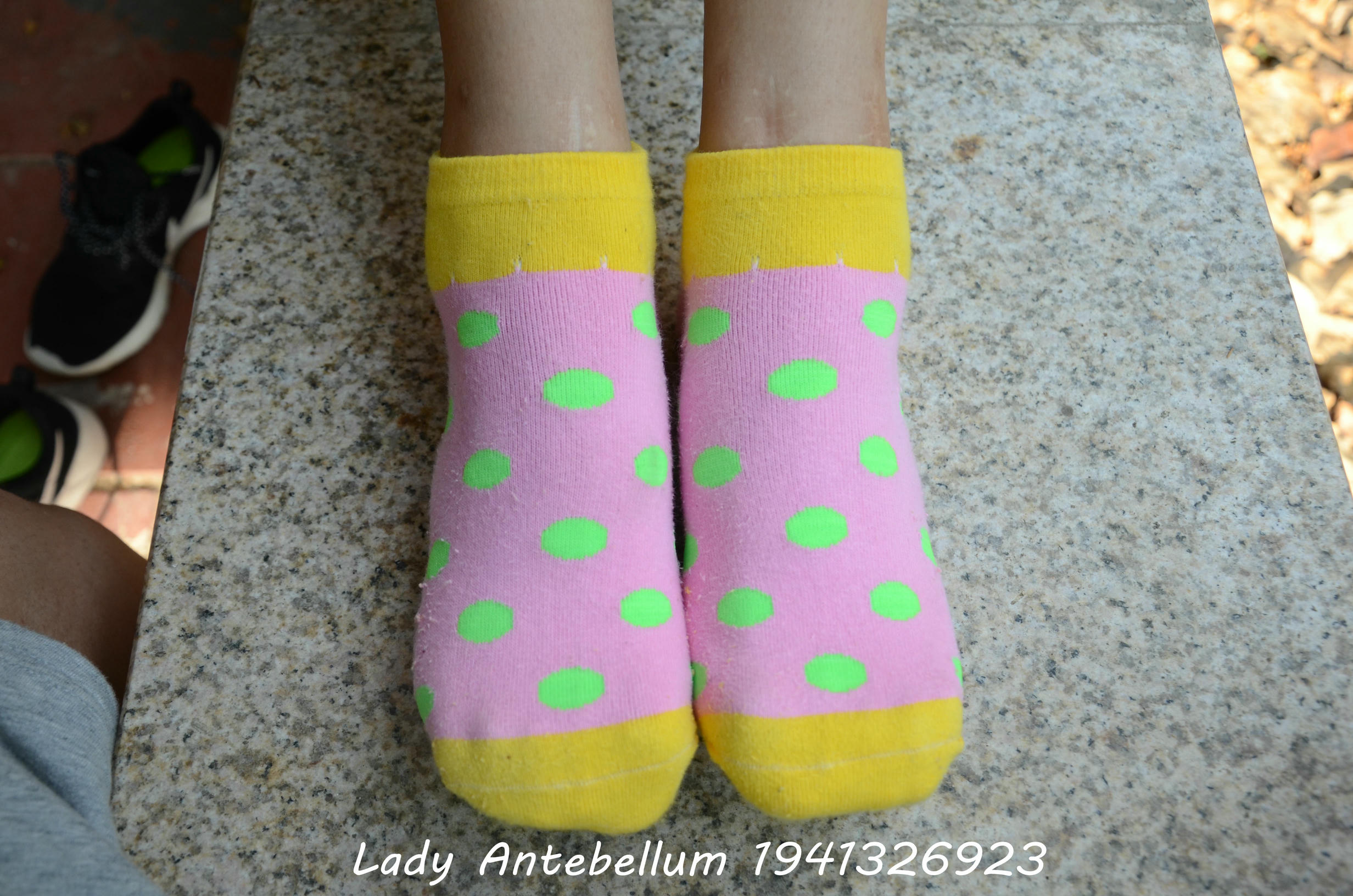 [战前女神] 恋足美腿棉袜女神级摄影套图 102 [90P-133MB]_第5集