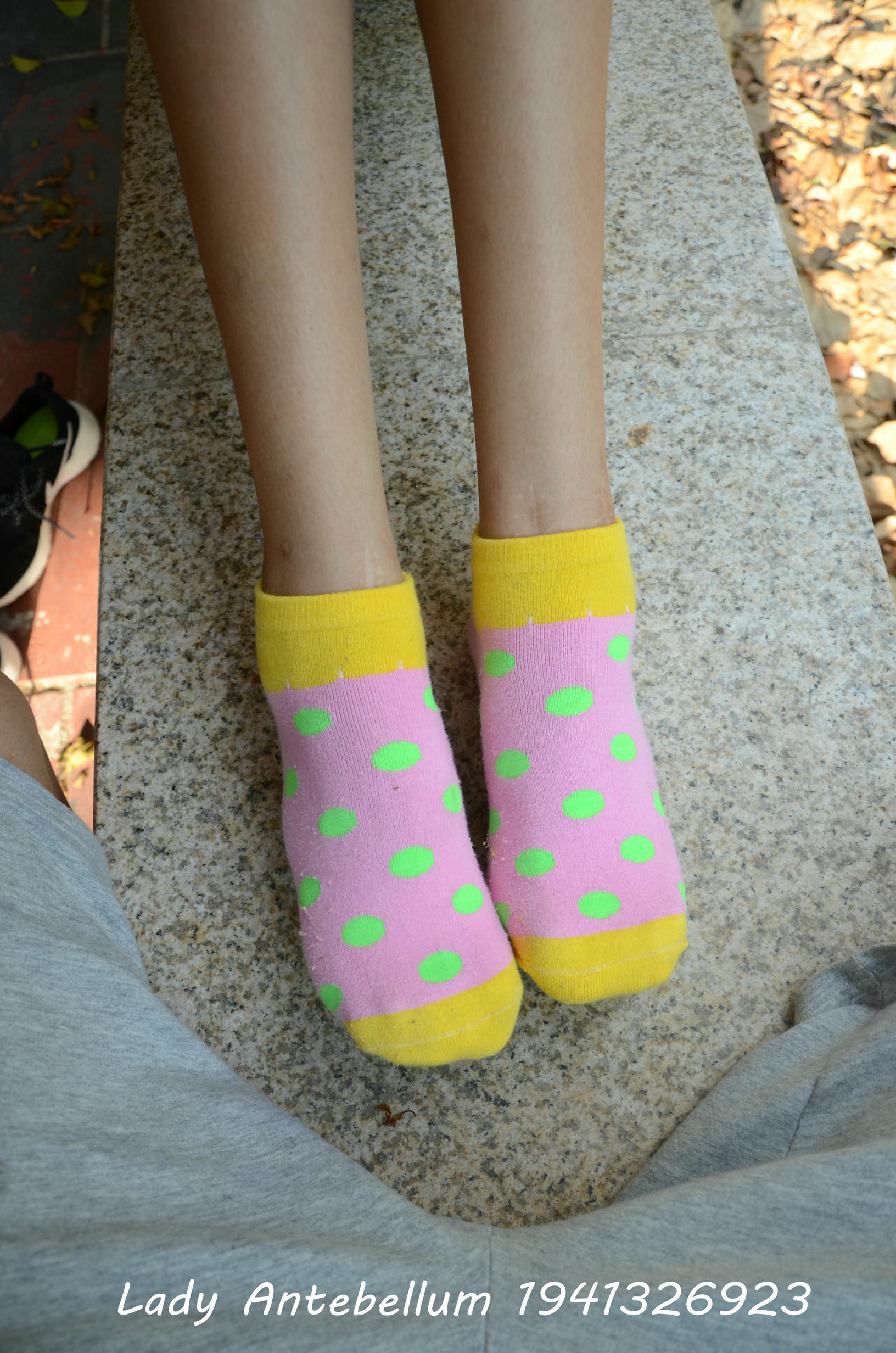 [战前女神] 恋足美腿棉袜女神级摄影套图 102 [90P-133MB]_第5集