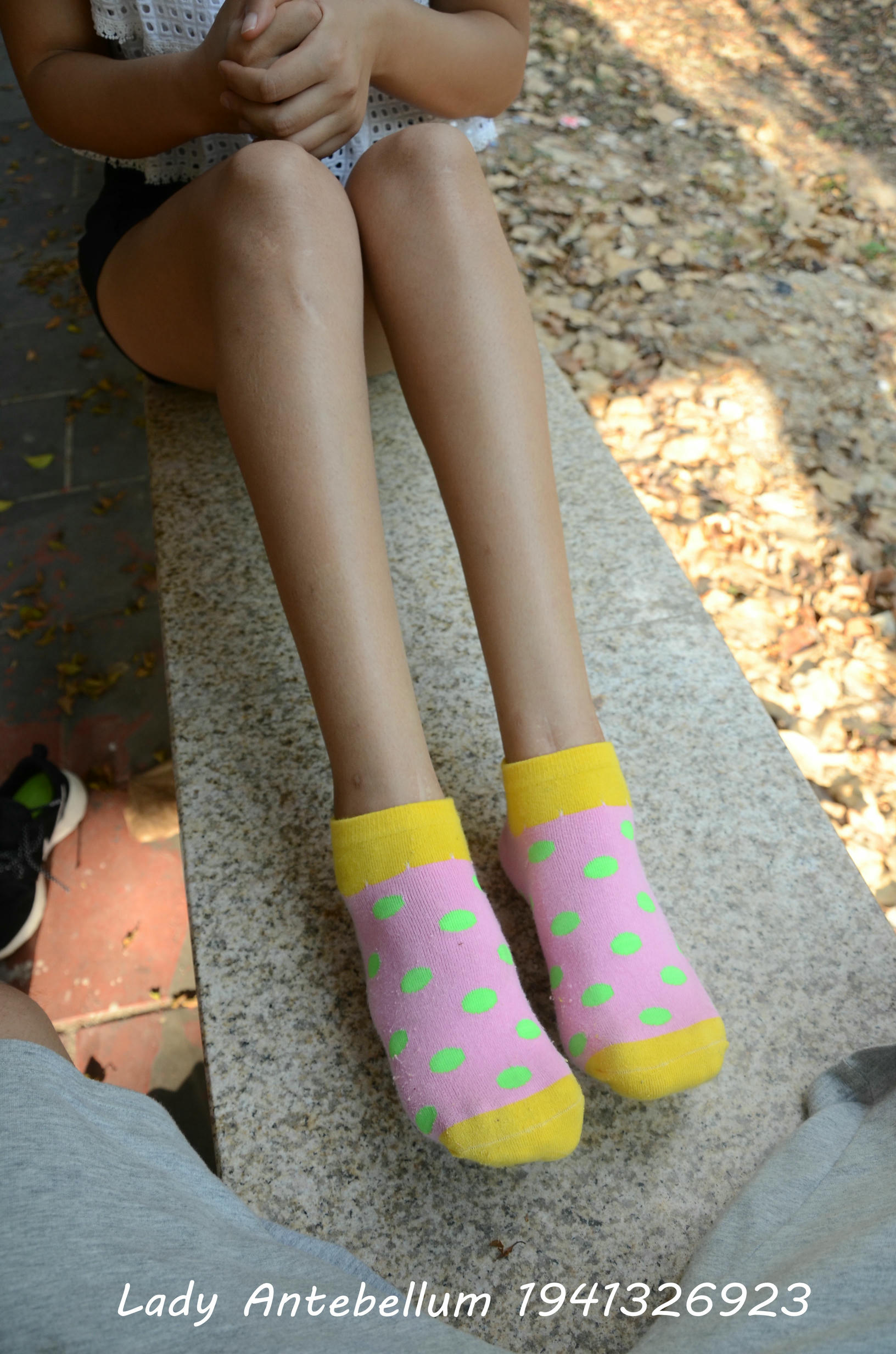 [战前女神] 恋足美腿棉袜女神级摄影套图 102 [90P-133MB]_第5集