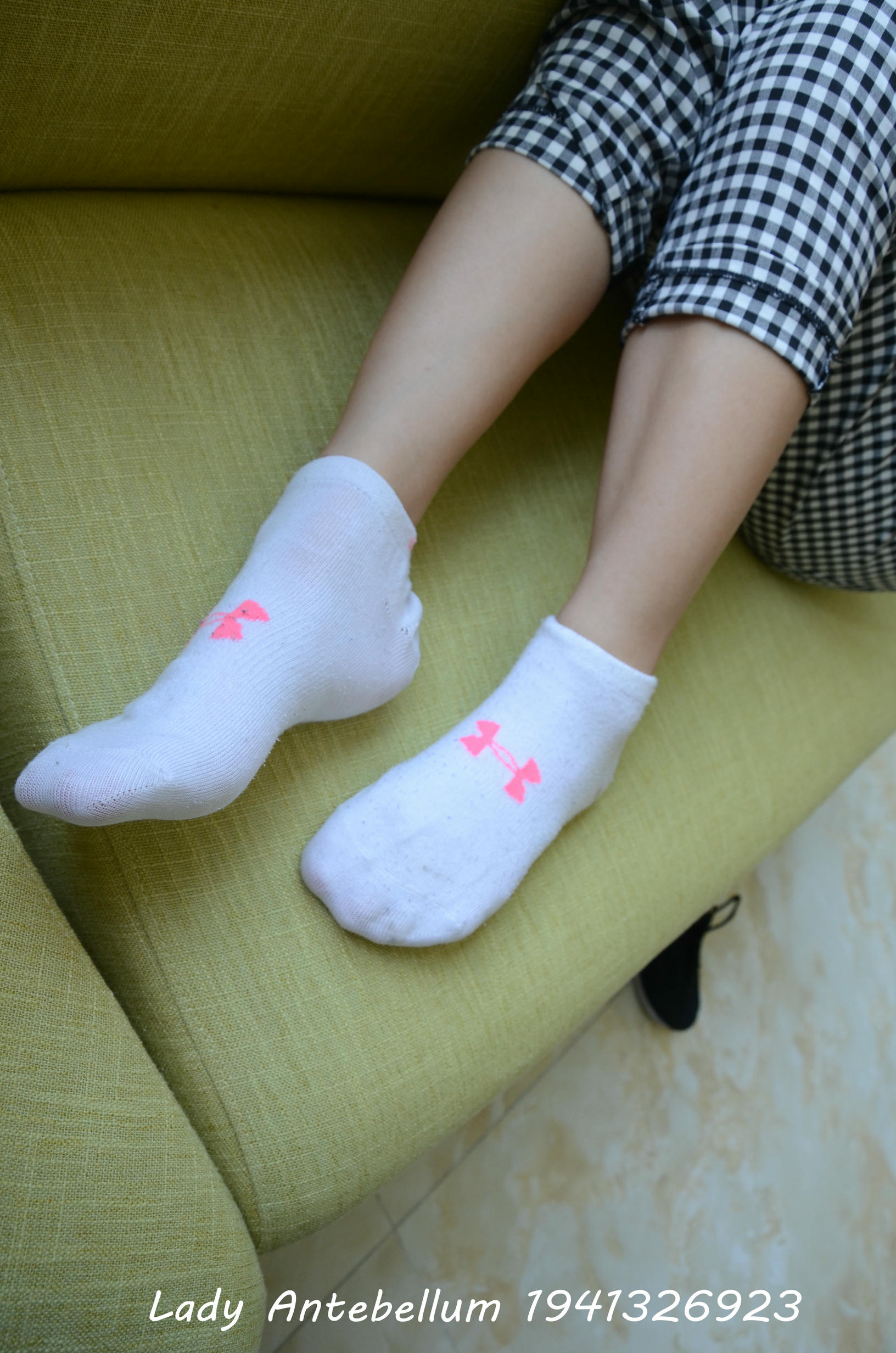 [战前女神] 恋足美腿棉袜女神级摄影套图 103 [105P+290M]_第5集