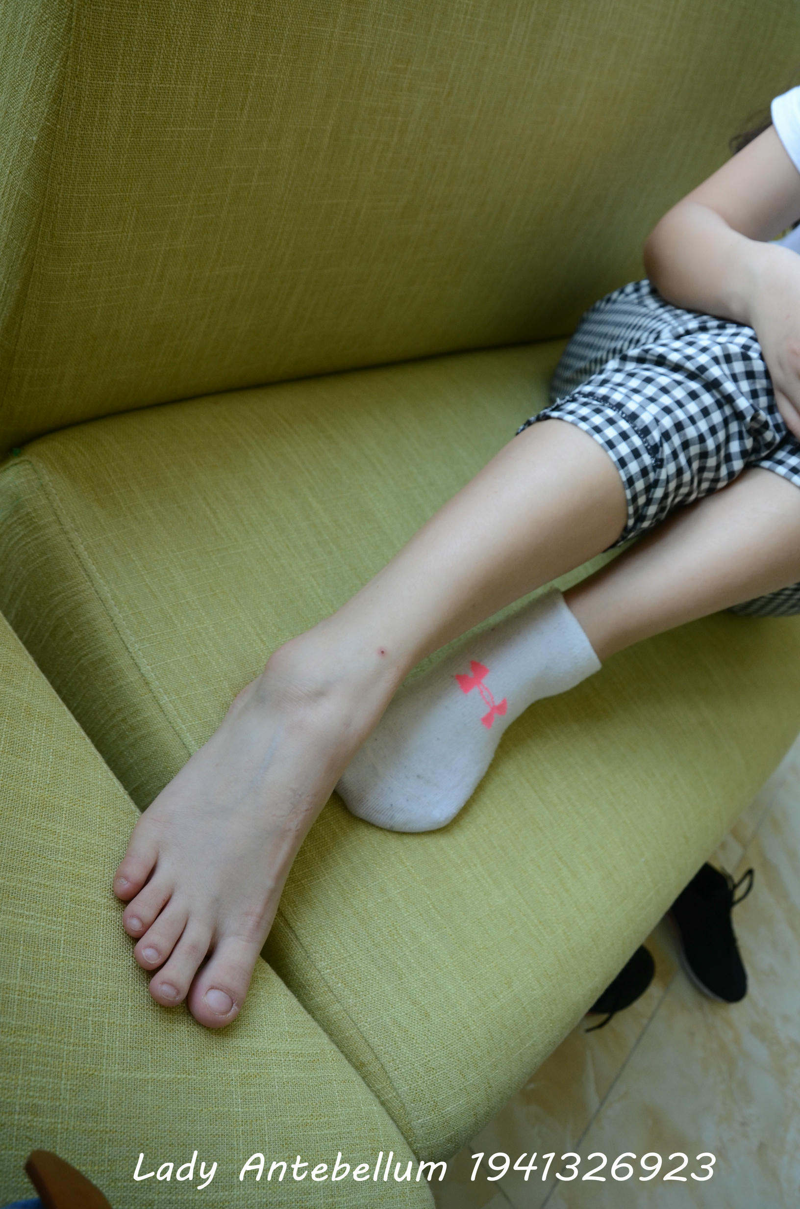 [战前女神] 恋足美腿棉袜女神级摄影套图 103 [105P+290M]_第5集