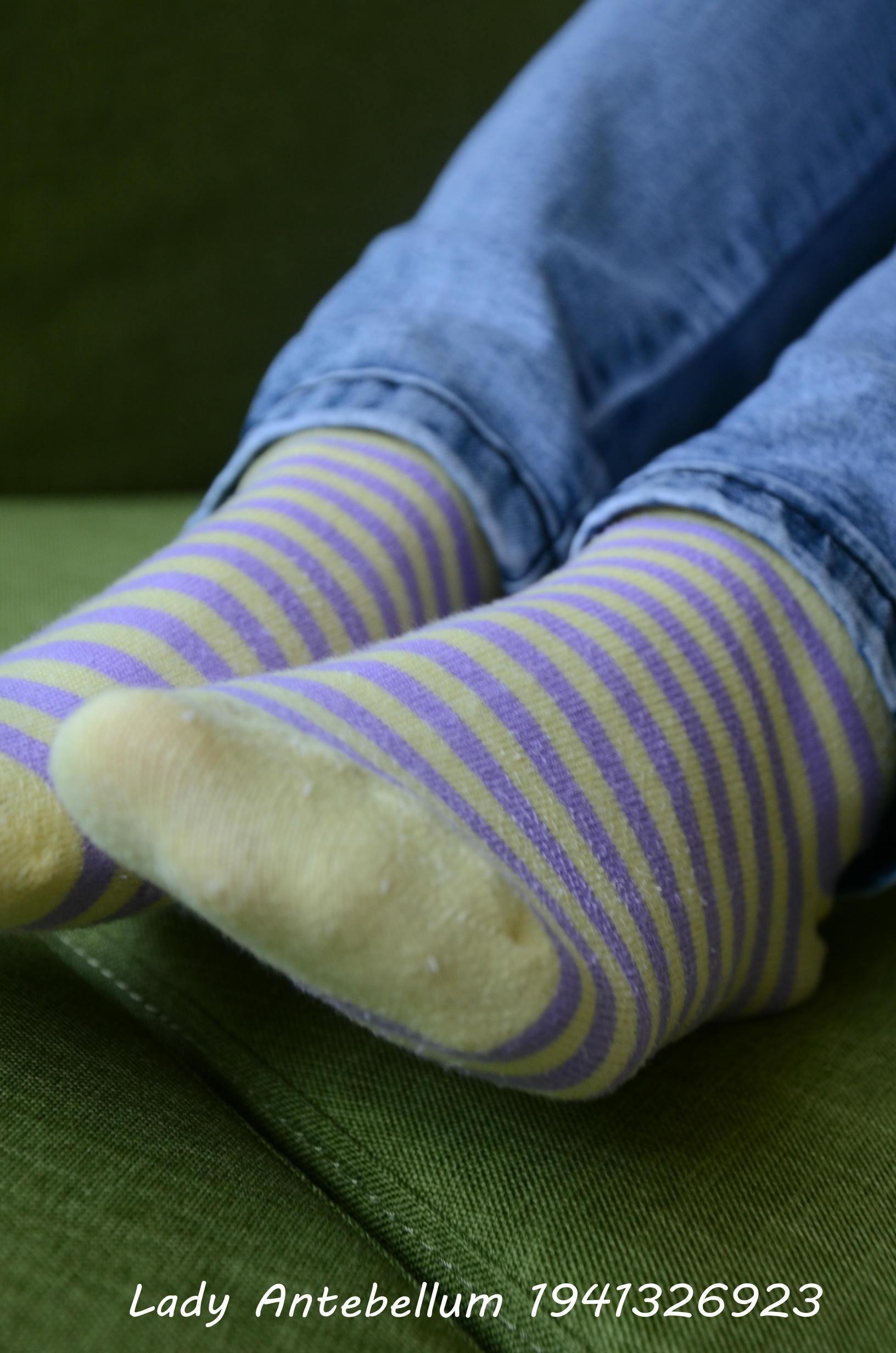 [战前女神] 恋足美腿棉袜女神级摄影套图 104 [97P+263M]_第2集