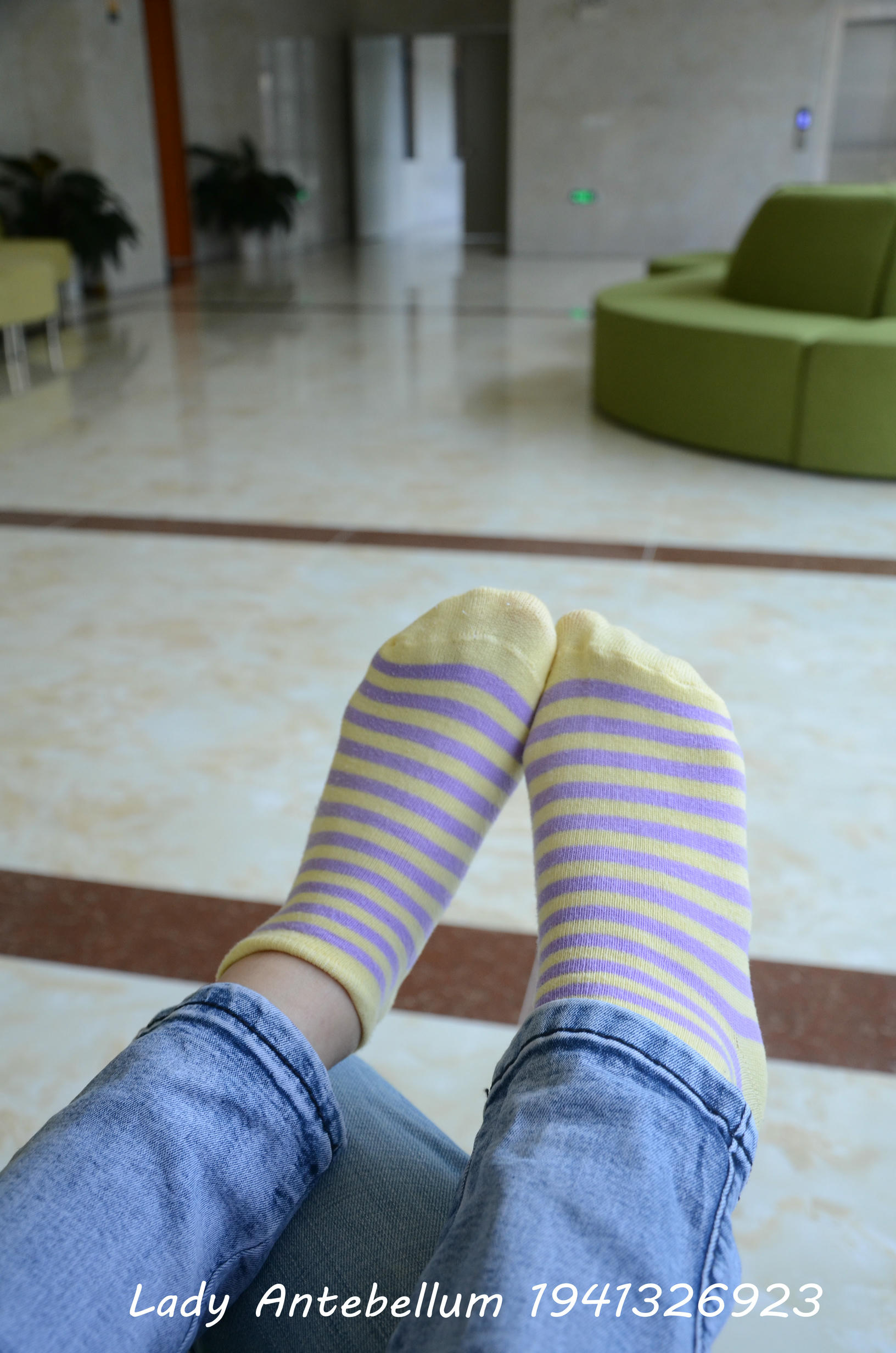 [战前女神] 恋足美腿棉袜女神级摄影套图 104 [97P+263M]_第3集