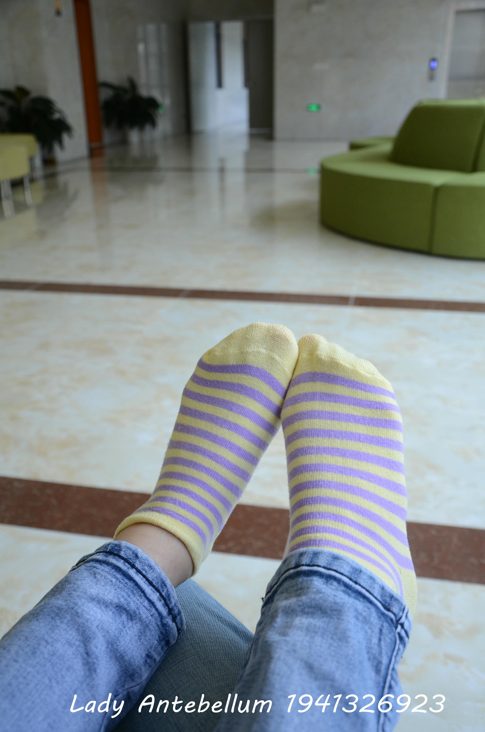 [战前女神] 恋足美腿棉袜女神级摄影套图 104 [97P+263M]_第3集