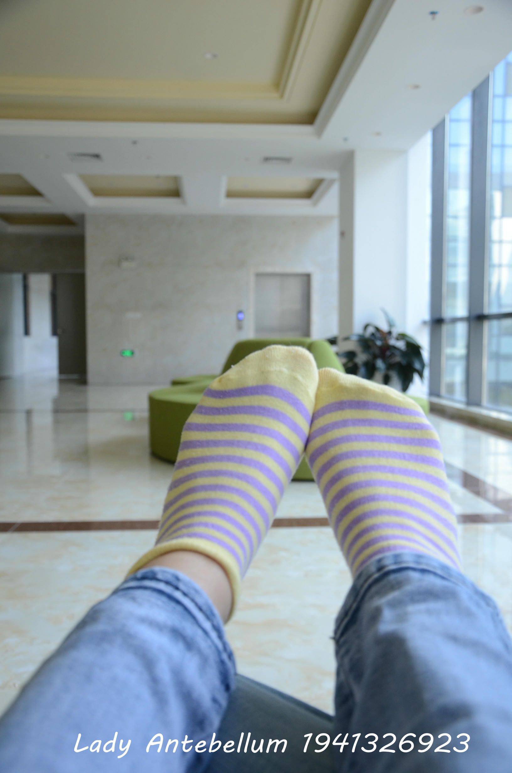 [战前女神] 恋足美腿棉袜女神级摄影套图 104 [97P+263M]_第3集