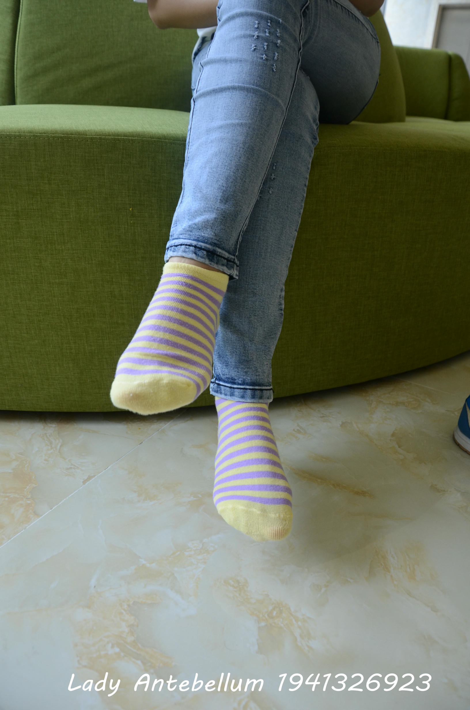 [战前女神] 恋足美腿棉袜女神级摄影套图 104 [97P+263M]_第4集