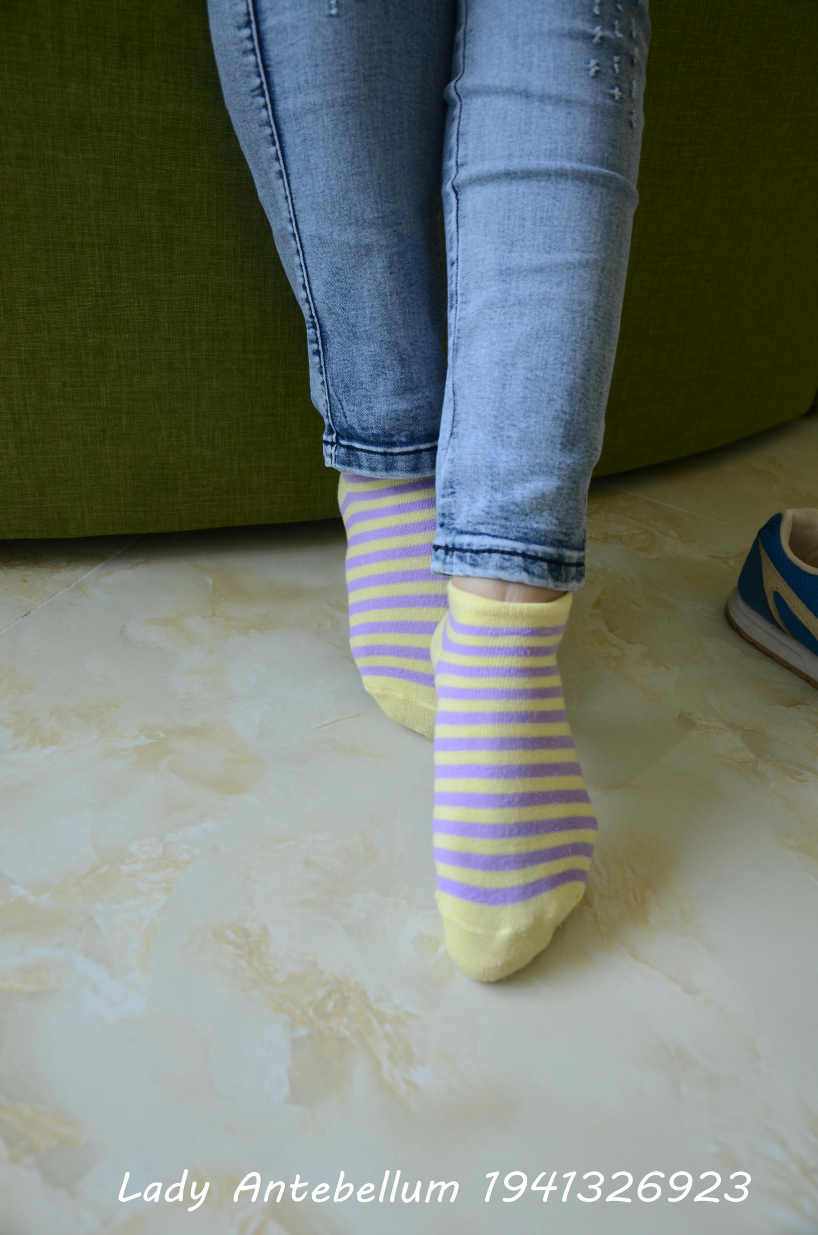 [战前女神] 恋足美腿棉袜女神级摄影套图 104 [97P+263M]_第4集