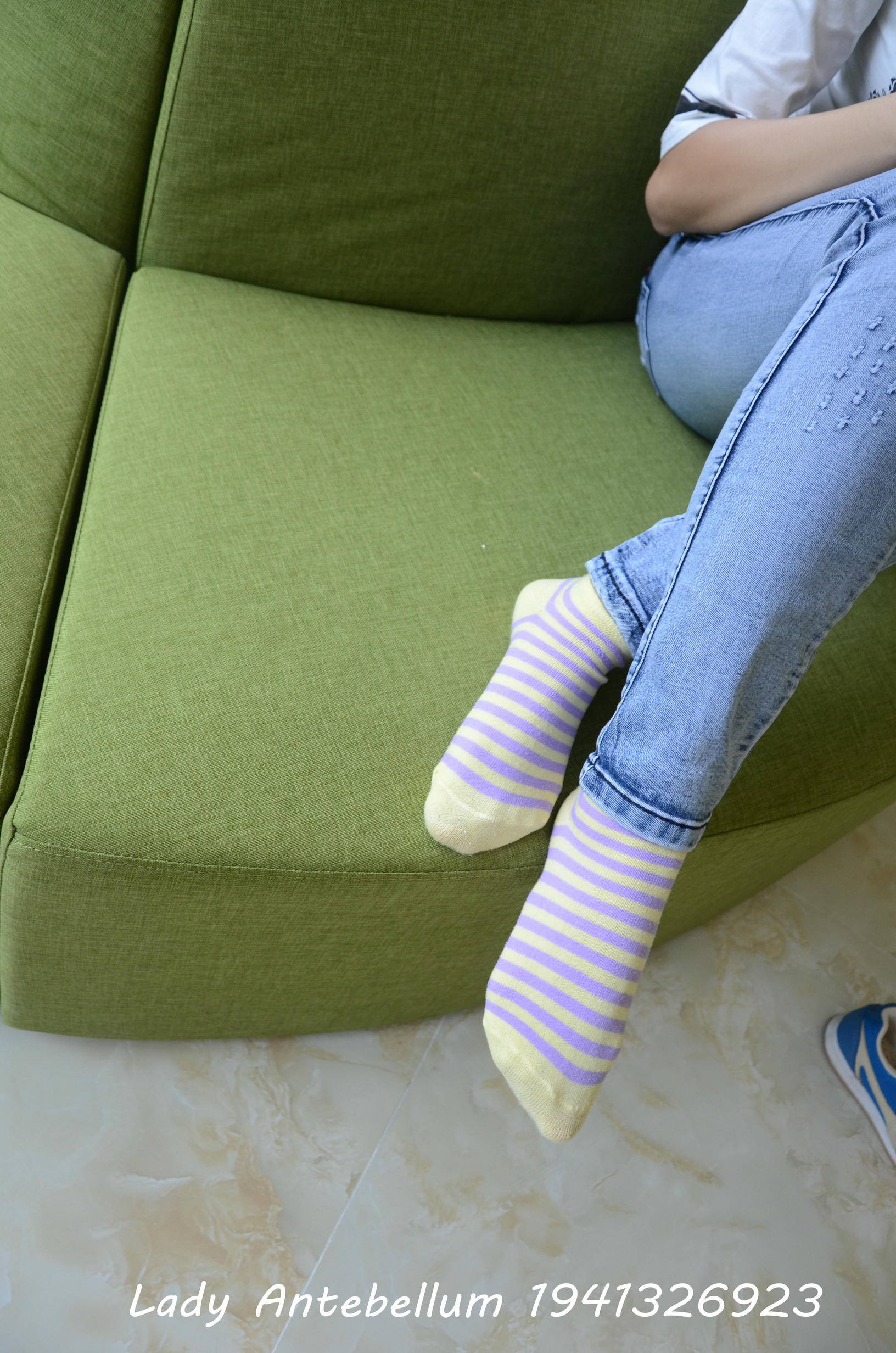 [战前女神] 恋足美腿棉袜女神级摄影套图 104 [97P+263M]_第5集