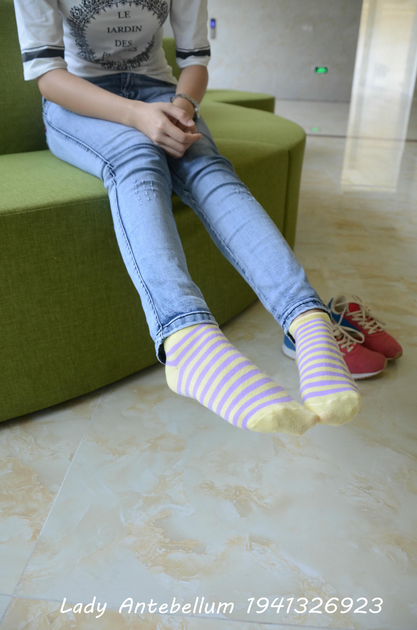 [战前女神] 恋足美腿棉袜女神级摄影套图 104 [97P+263M]_第5集