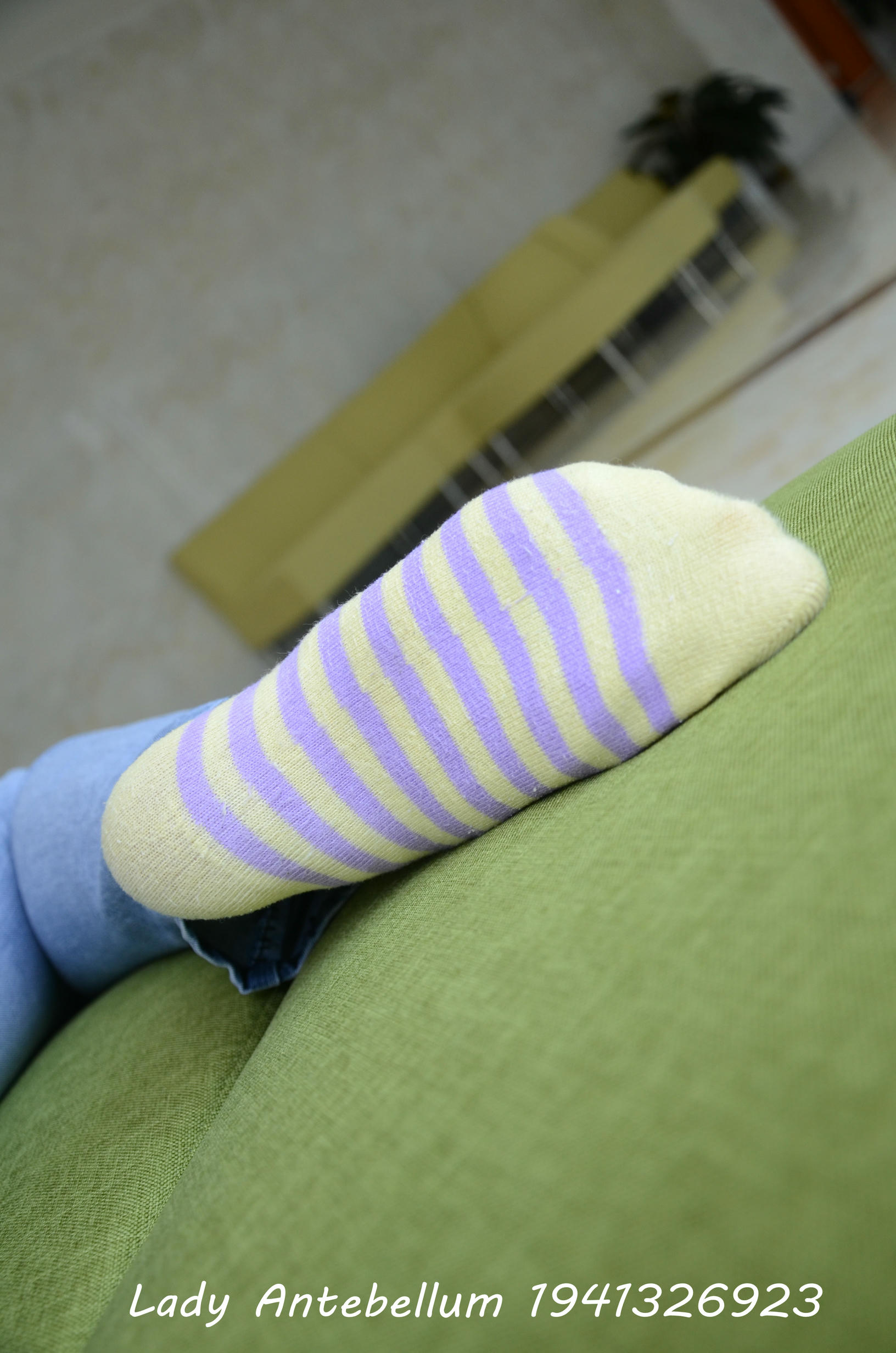 [战前女神] 恋足美腿棉袜女神级摄影套图 104 [97P+263M]_第5集