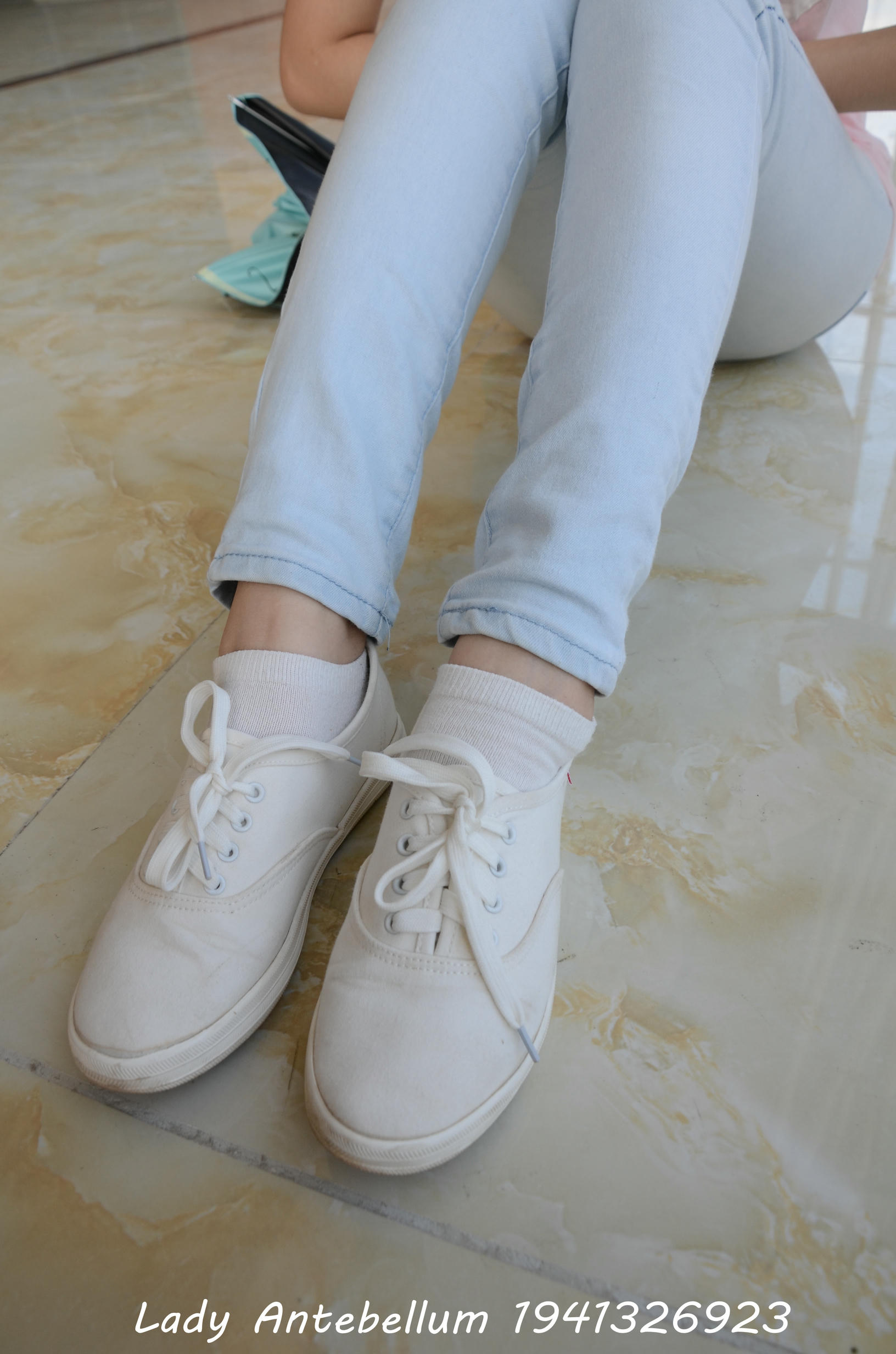 [战前女神] 恋足美腿棉袜女神级摄影套图 105 [98P+148M]_第2集