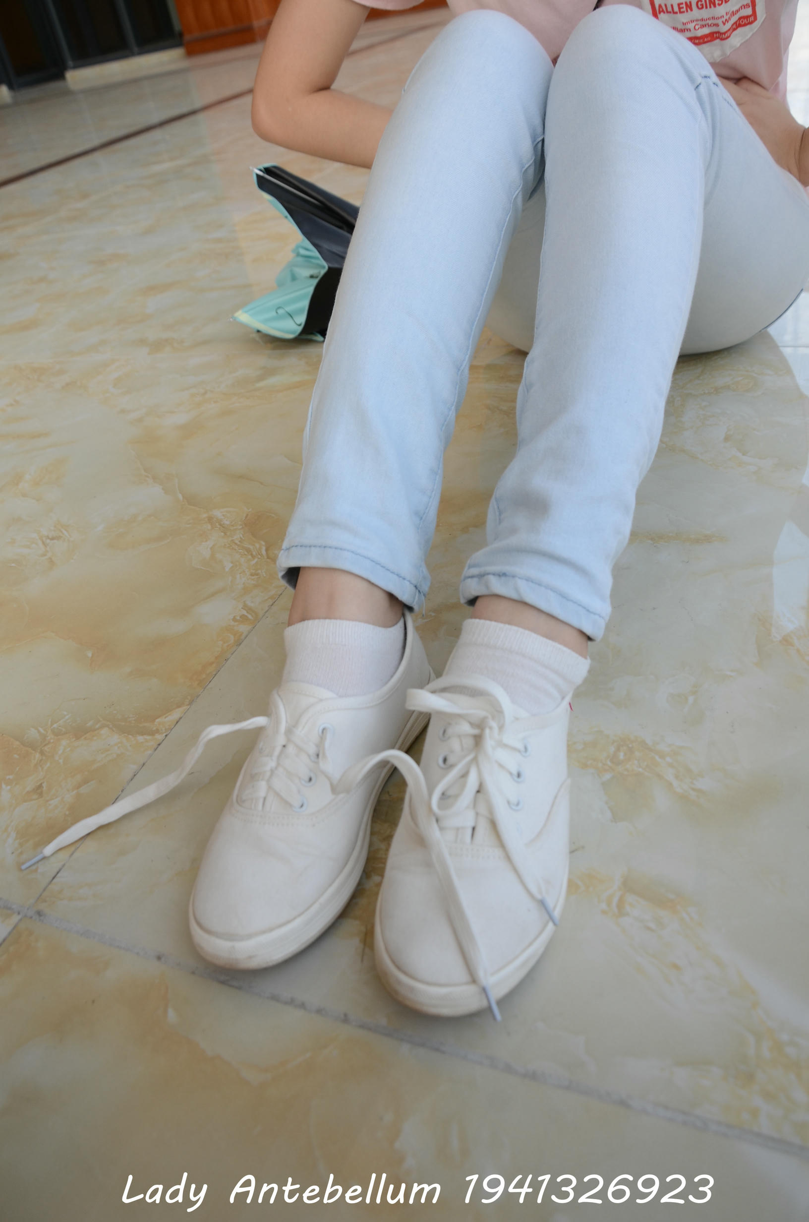 [战前女神] 恋足美腿棉袜女神级摄影套图 105 [98P+148M]_第2集