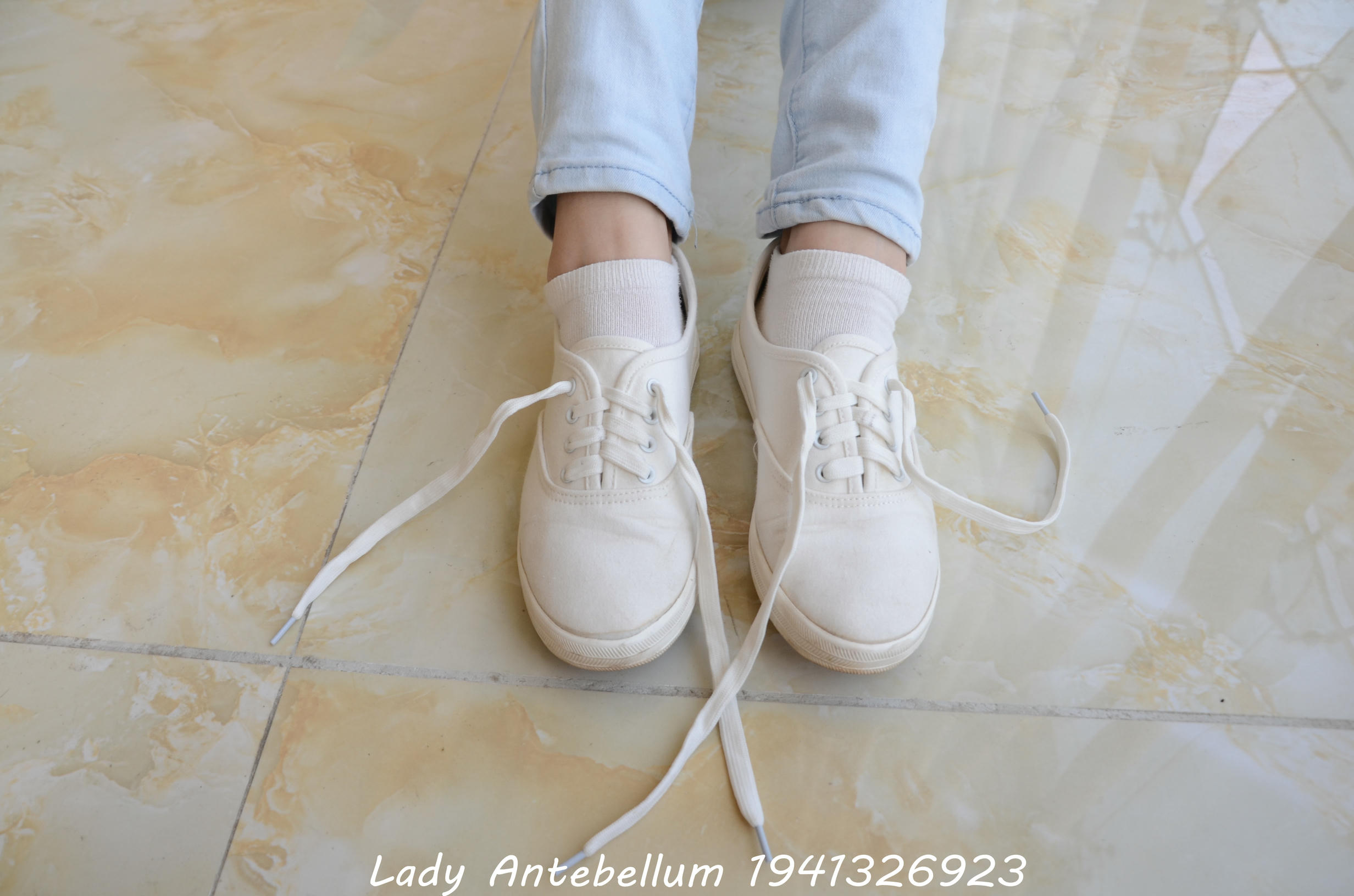 [战前女神] 恋足美腿棉袜女神级摄影套图 105 [98P+148M]_第2集