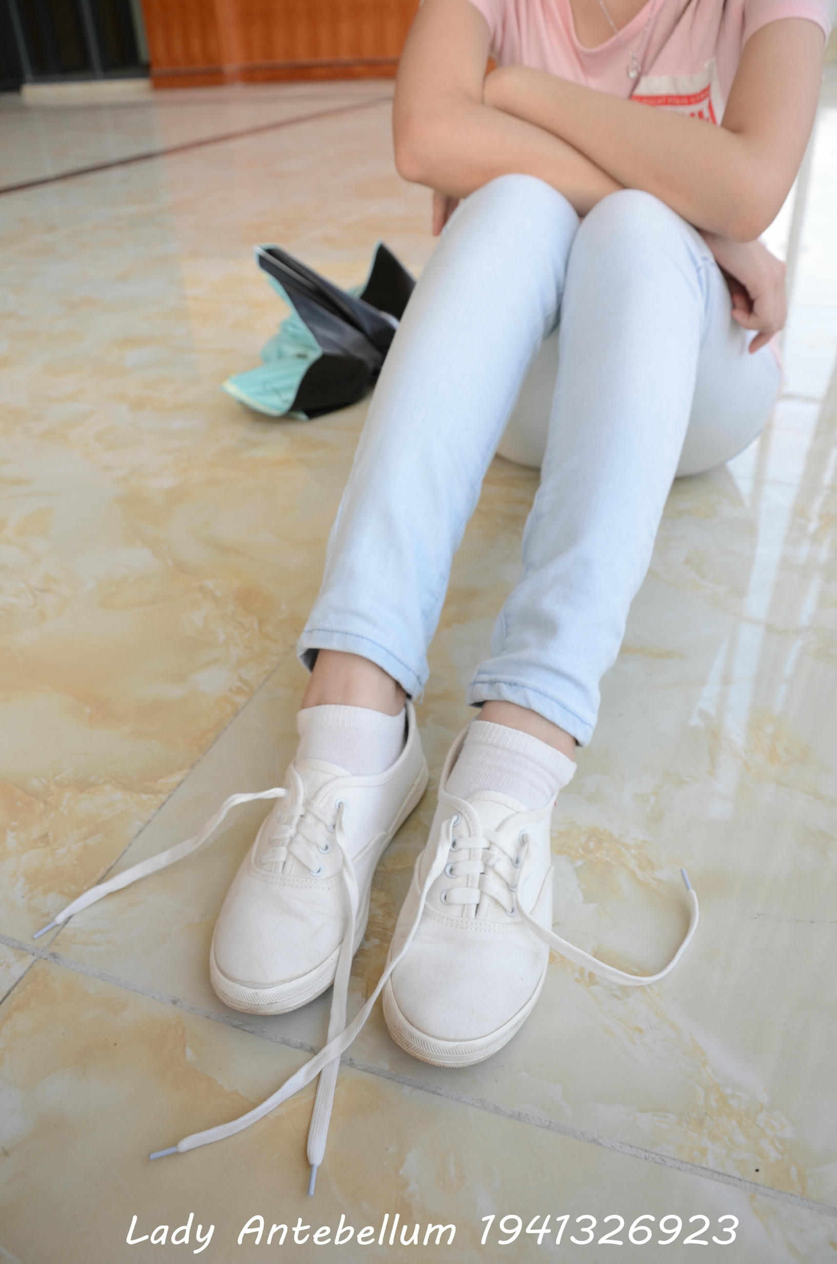 [战前女神] 恋足美腿棉袜女神级摄影套图 105 [98P+148M]_第2集