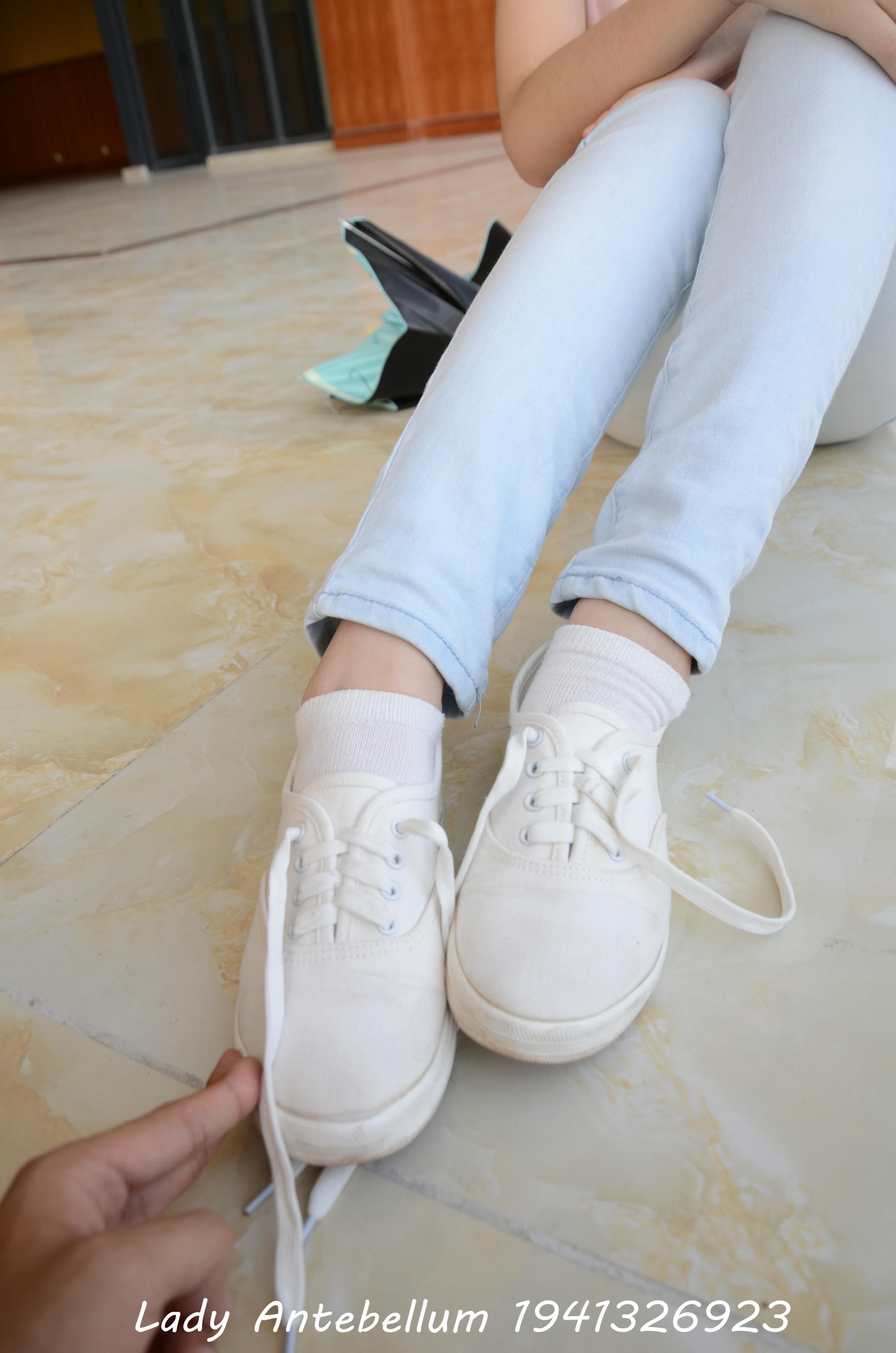 [战前女神] 恋足美腿棉袜女神级摄影套图 105 [98P+148M]_第2集