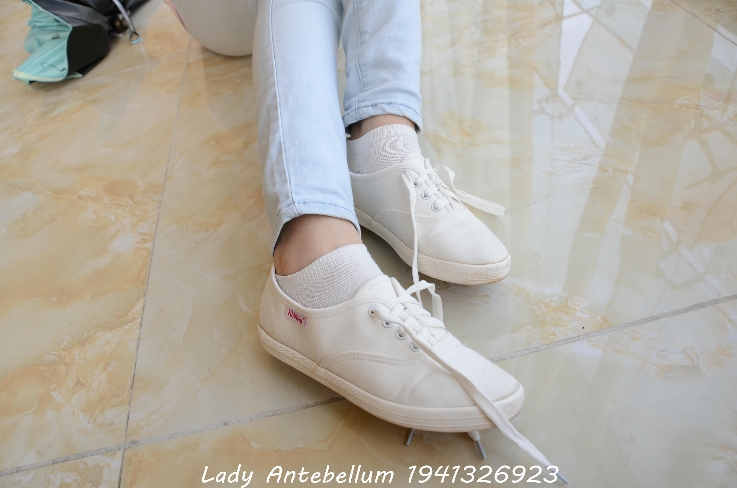 [战前女神] 恋足美腿棉袜女神级摄影套图 105 [98P+148M]_第2集