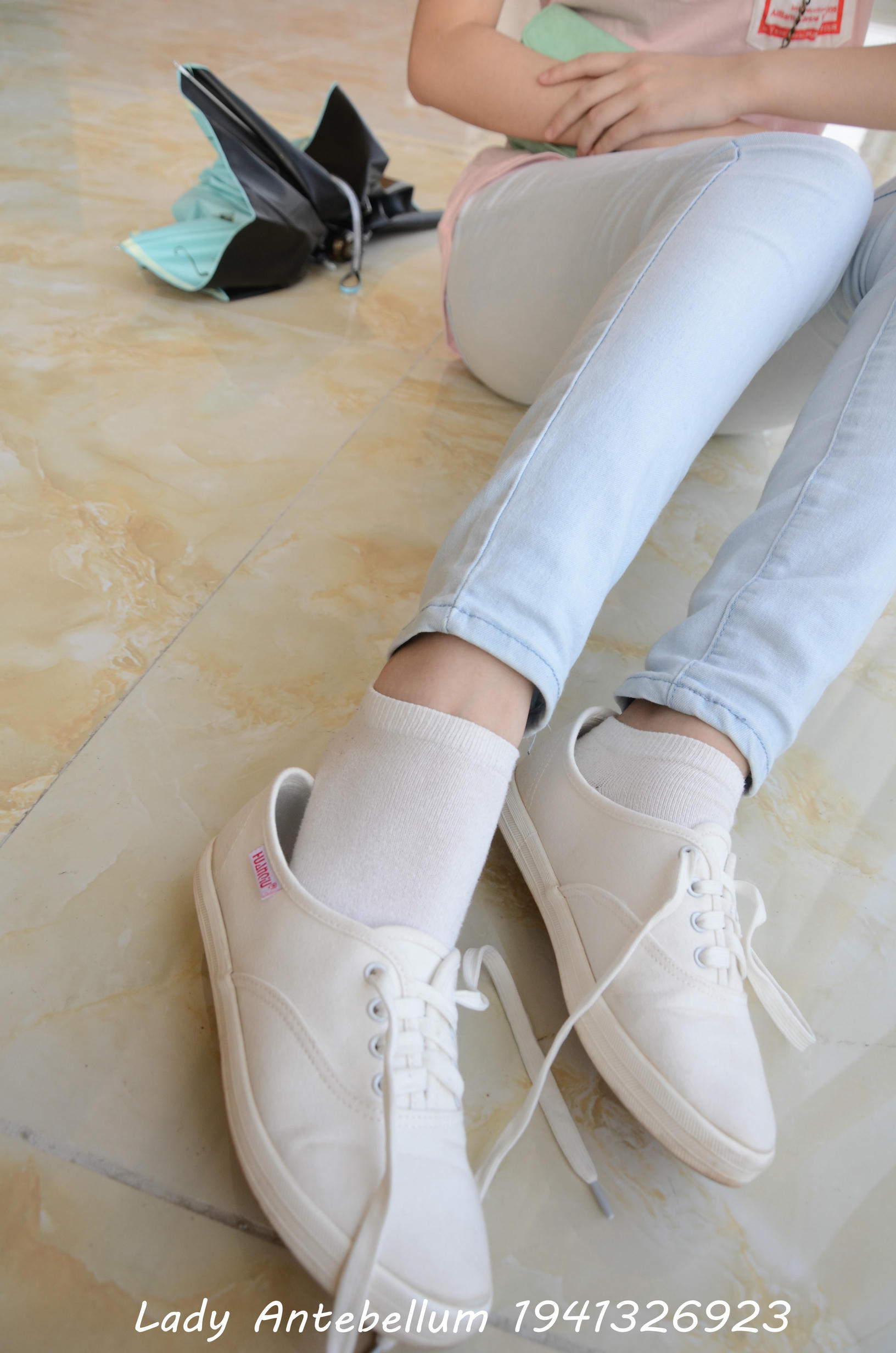 [战前女神] 恋足美腿棉袜女神级摄影套图 105 [98P+148M]_第2集