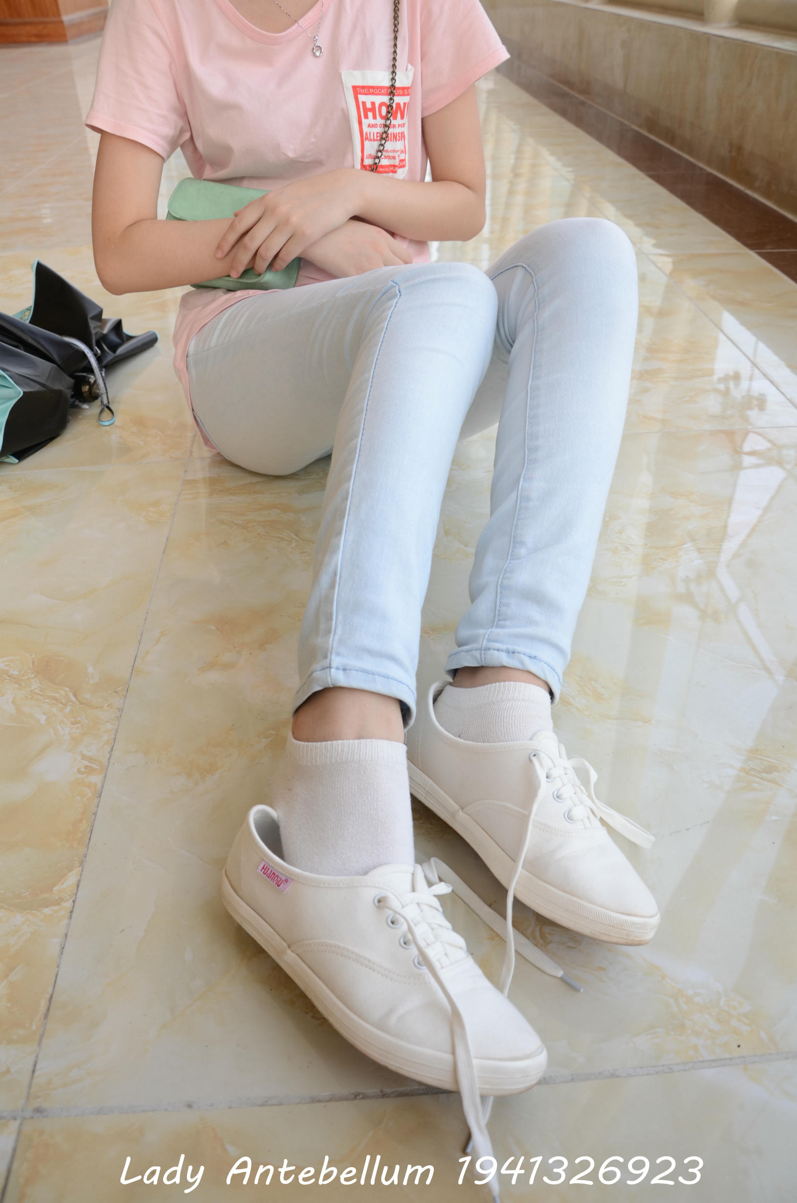 [战前女神] 恋足美腿棉袜女神级摄影套图 105 [98P+148M]_第2集