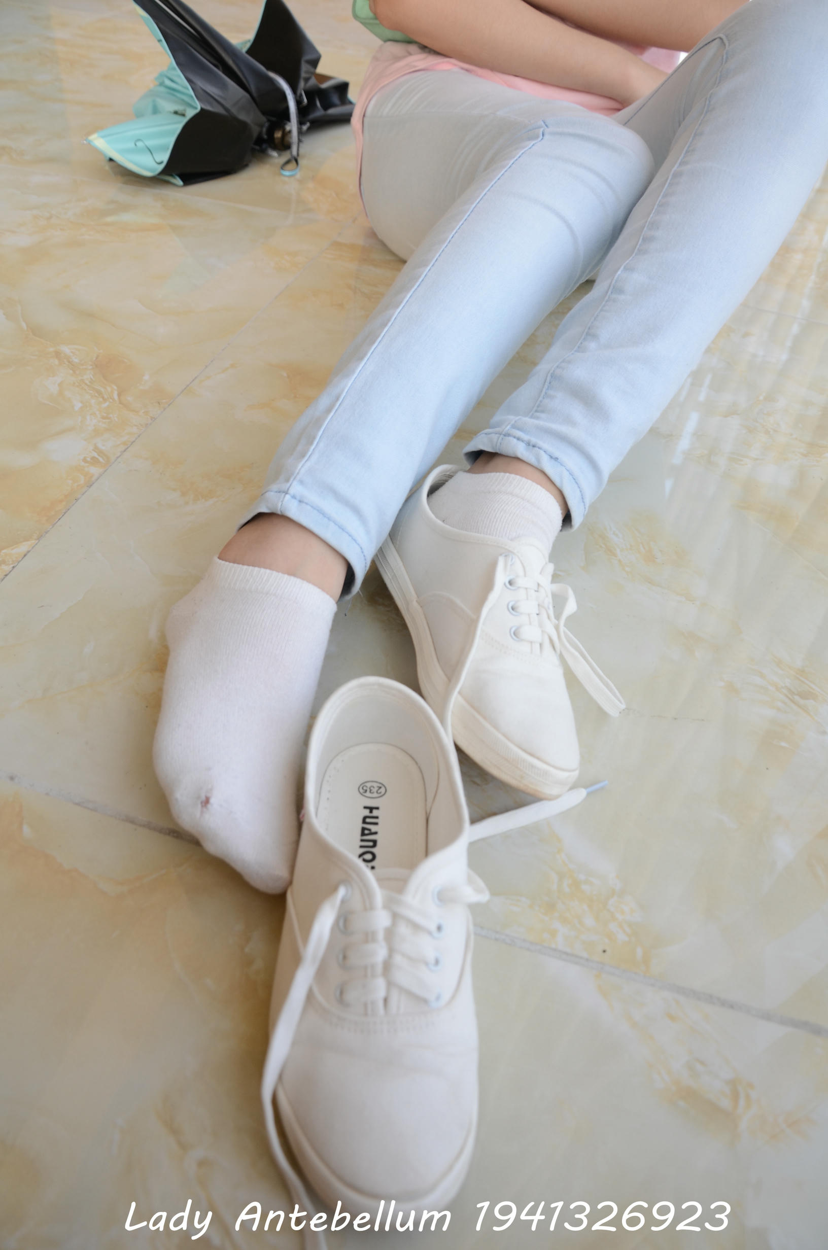 [战前女神] 恋足美腿棉袜女神级摄影套图 105 [98P+148M]_第2集