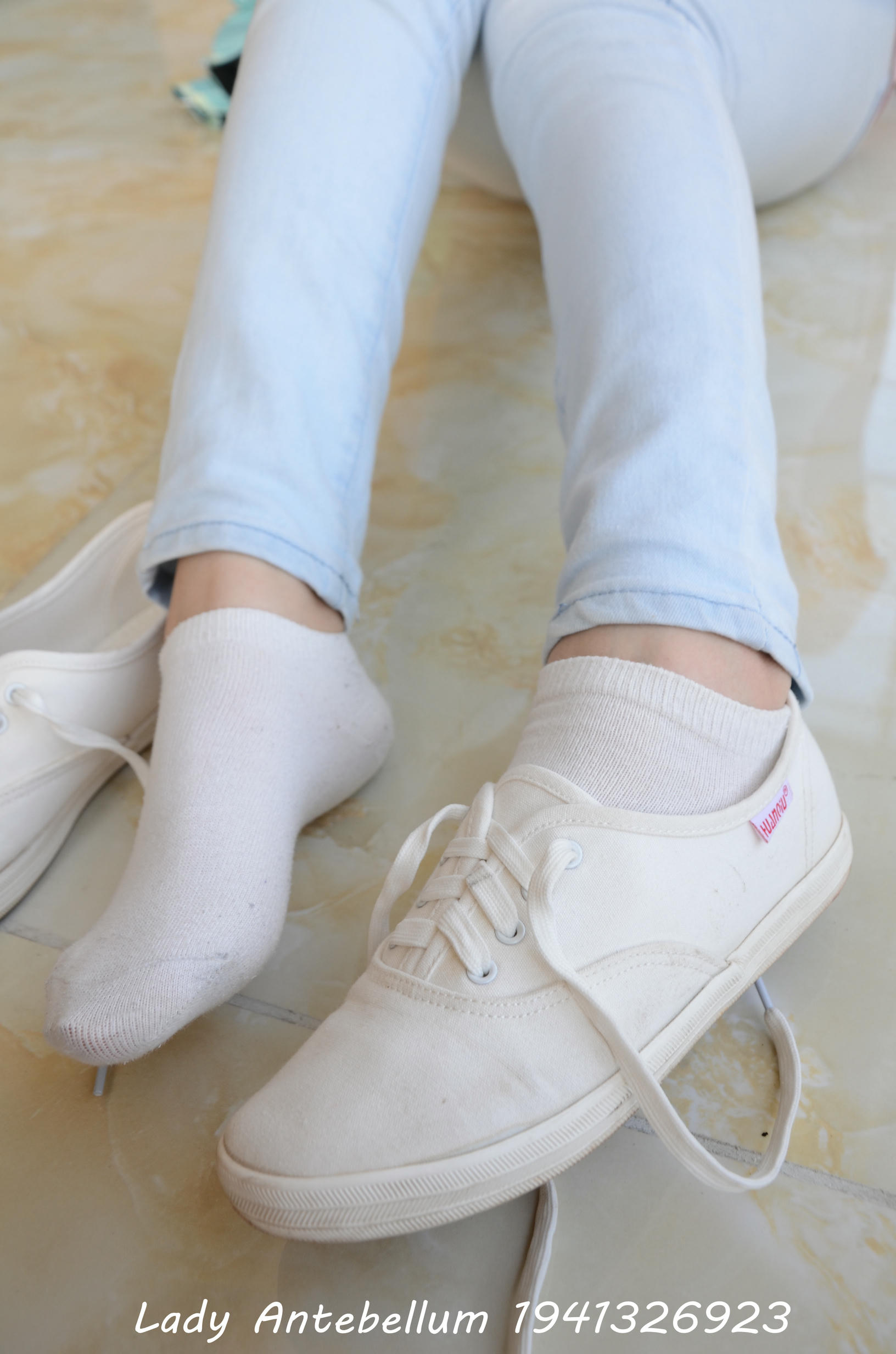 [战前女神] 恋足美腿棉袜女神级摄影套图 105 [98P+148M]_第3集