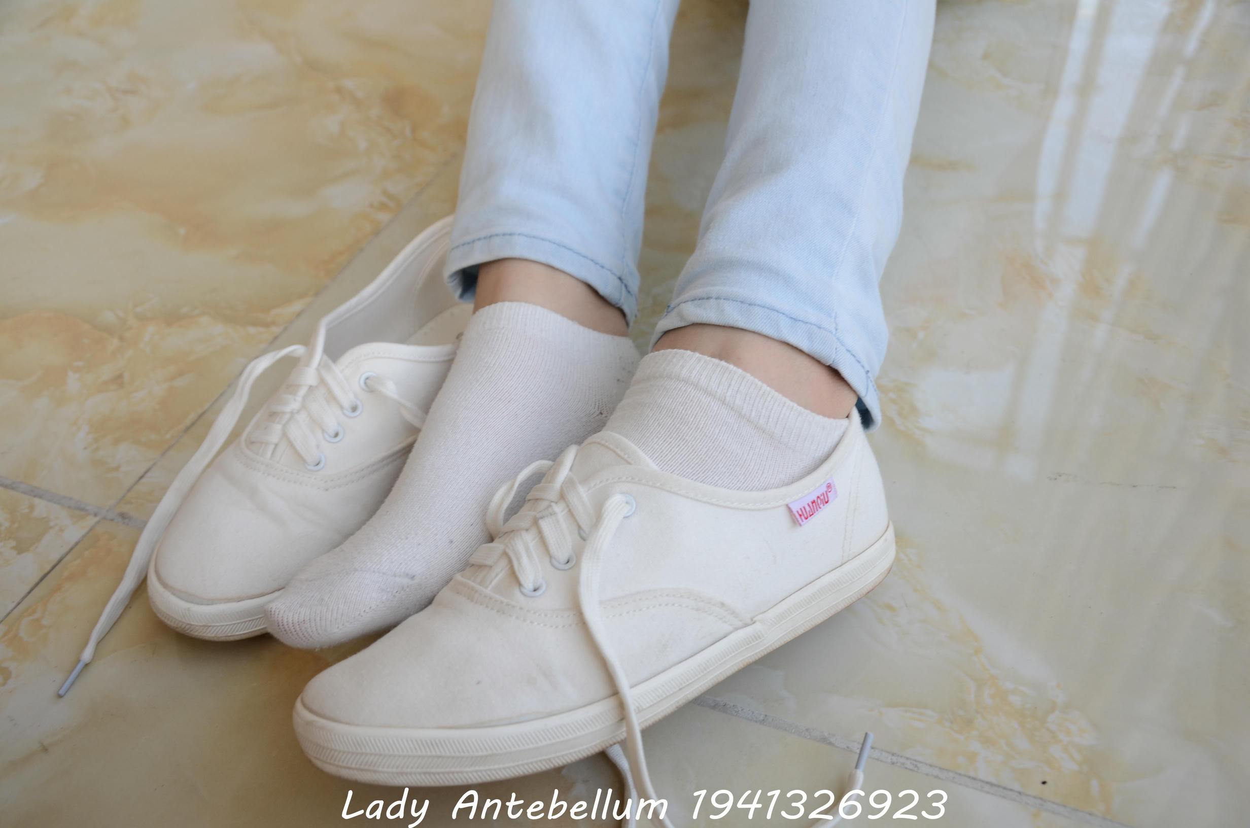 [战前女神] 恋足美腿棉袜女神级摄影套图 105 [98P+148M]_第3集