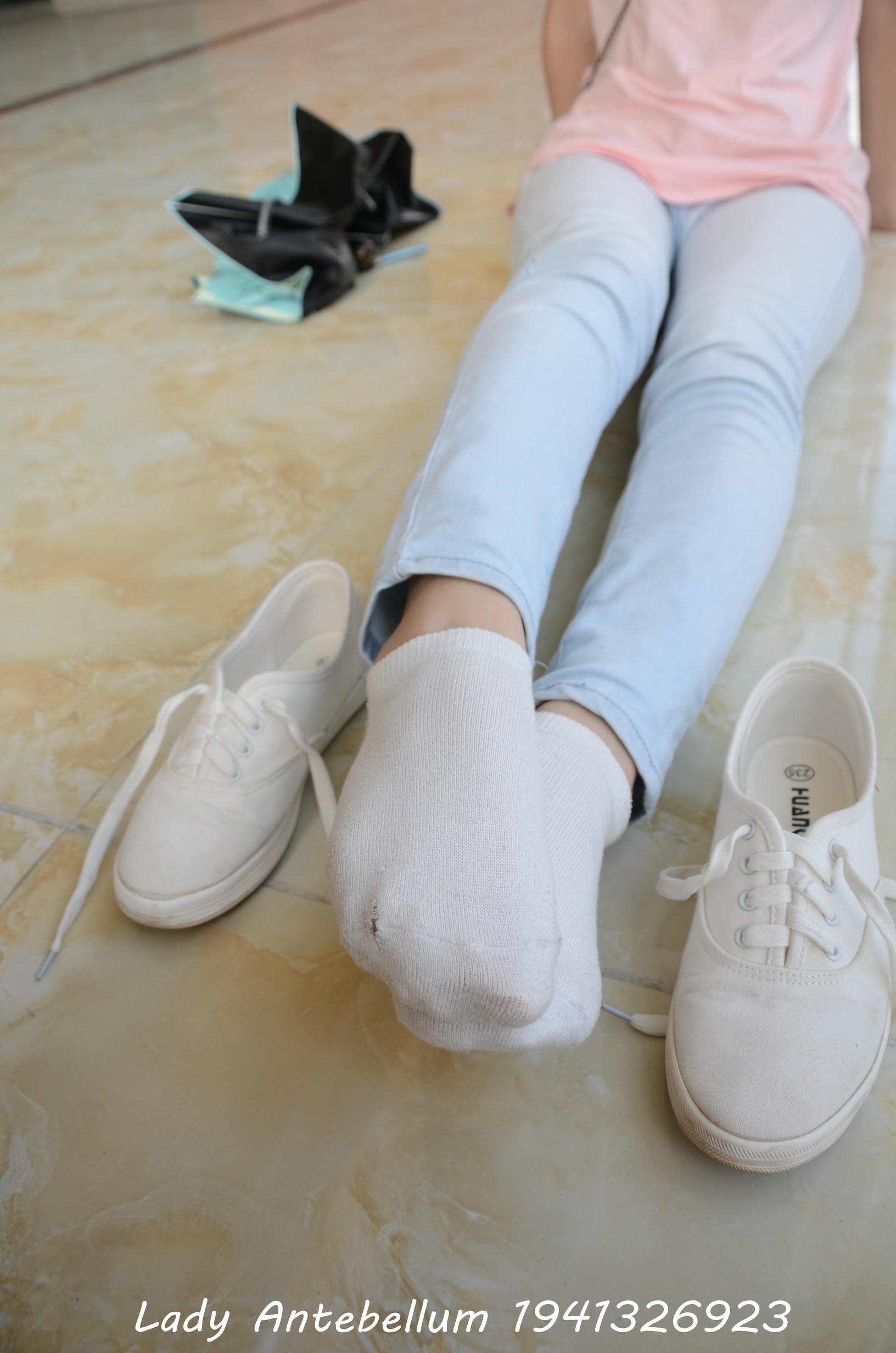 [战前女神] 恋足美腿棉袜女神级摄影套图 105 [98P+148M]_第4集