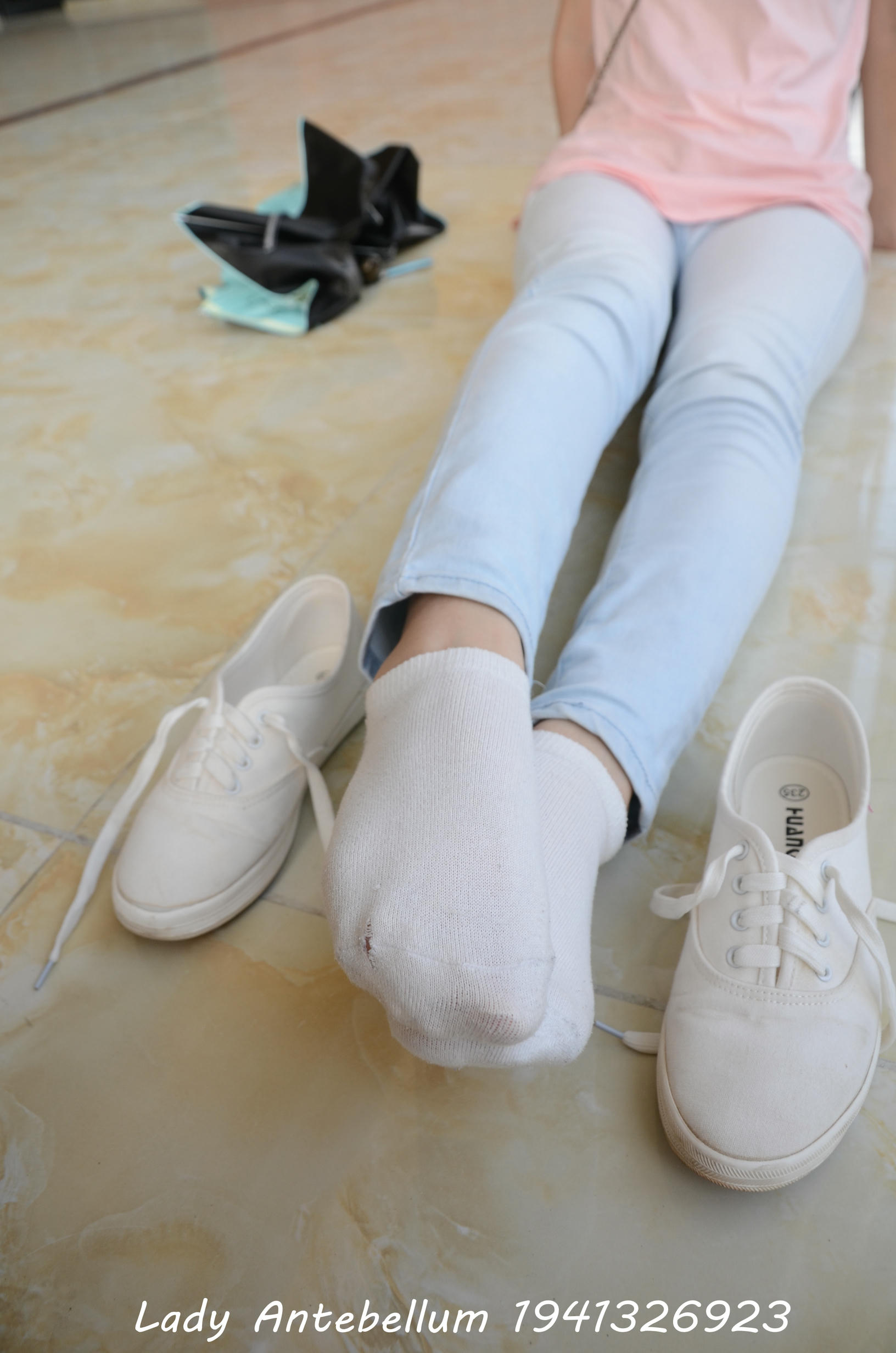 [战前女神] 恋足美腿棉袜女神级摄影套图 105 [98P+148M]_第4集