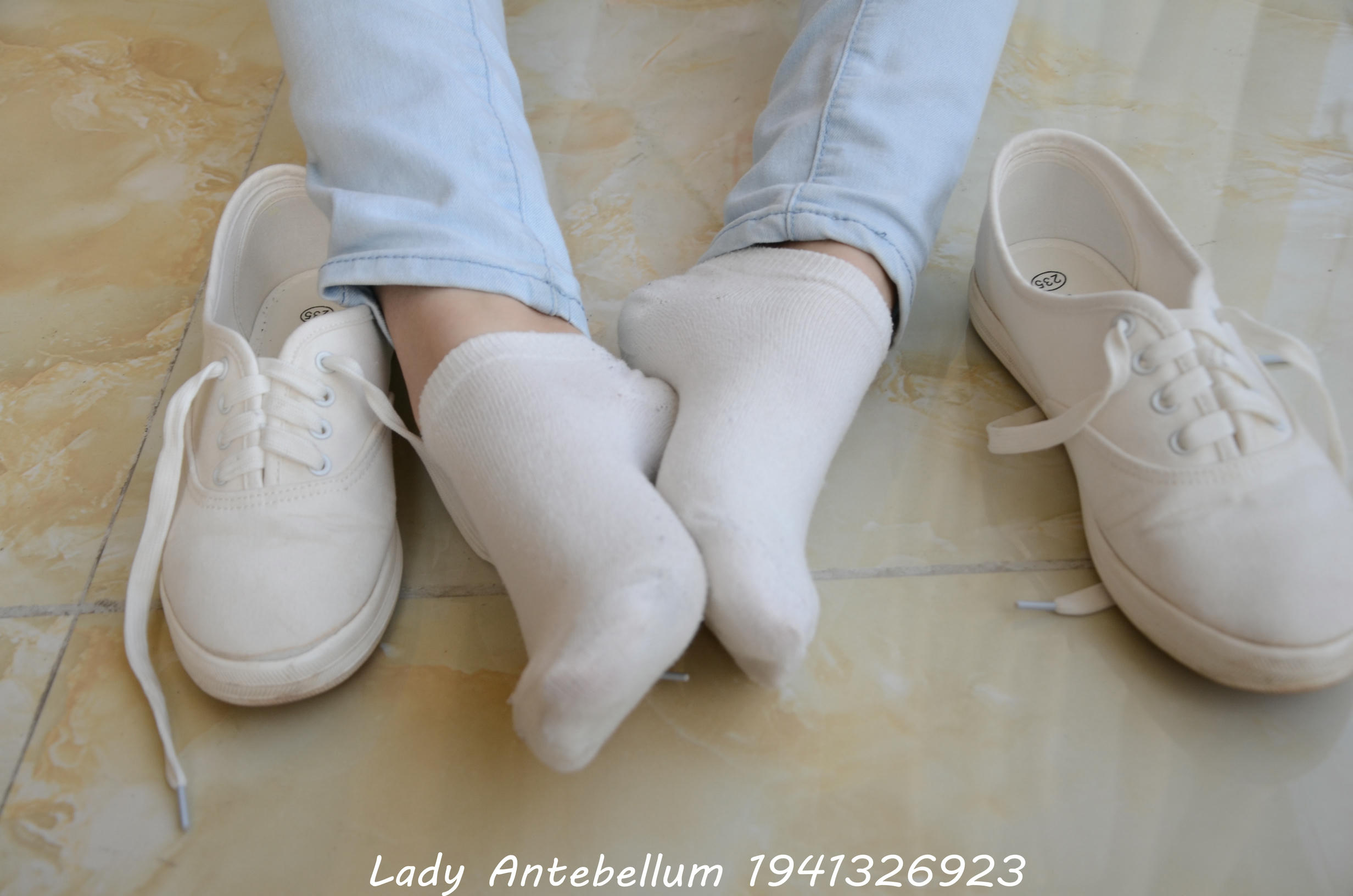 [战前女神] 恋足美腿棉袜女神级摄影套图 105 [98P+148M]_第4集