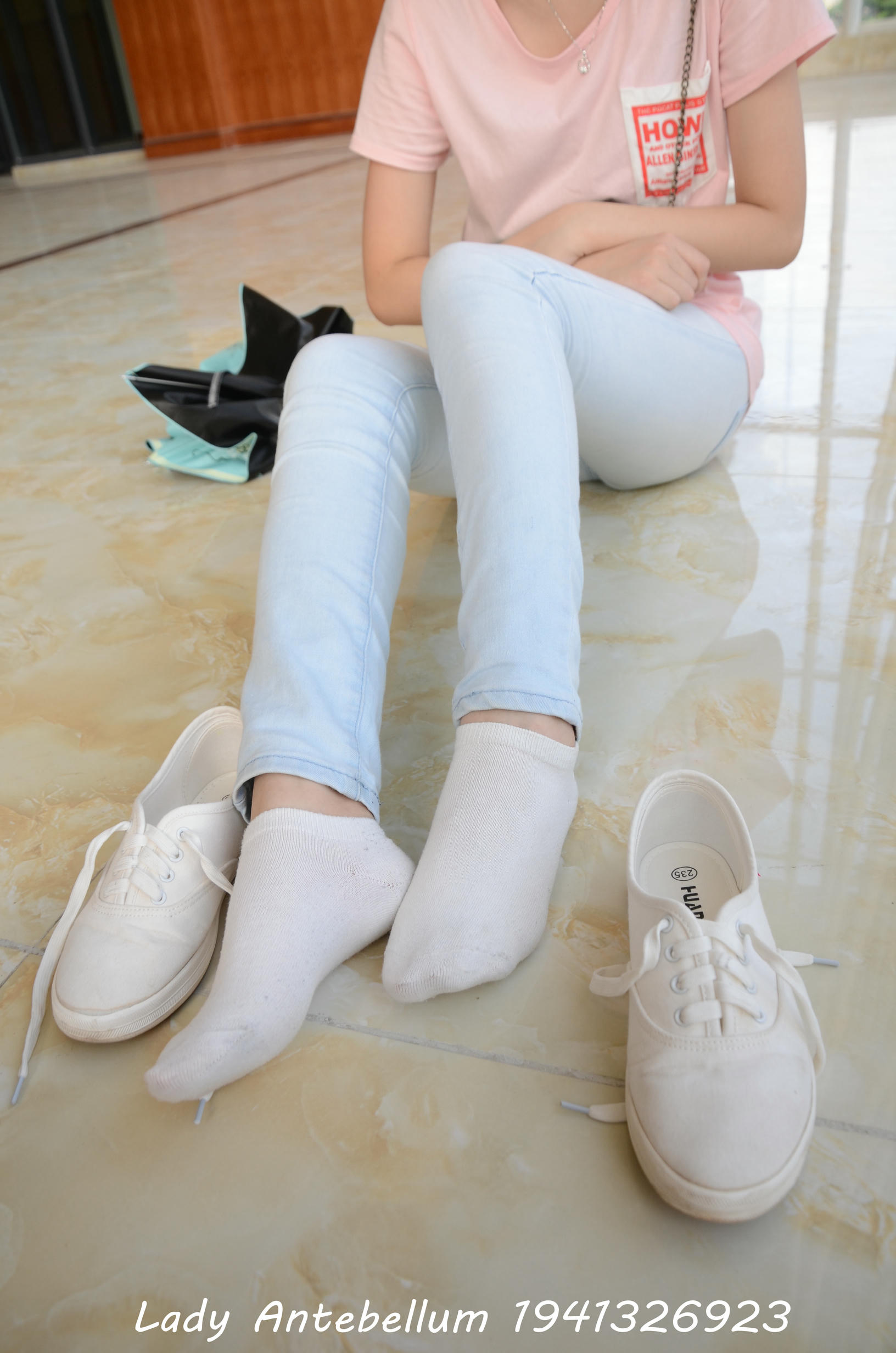 [战前女神] 恋足美腿棉袜女神级摄影套图 105 [98P+148M]_第4集