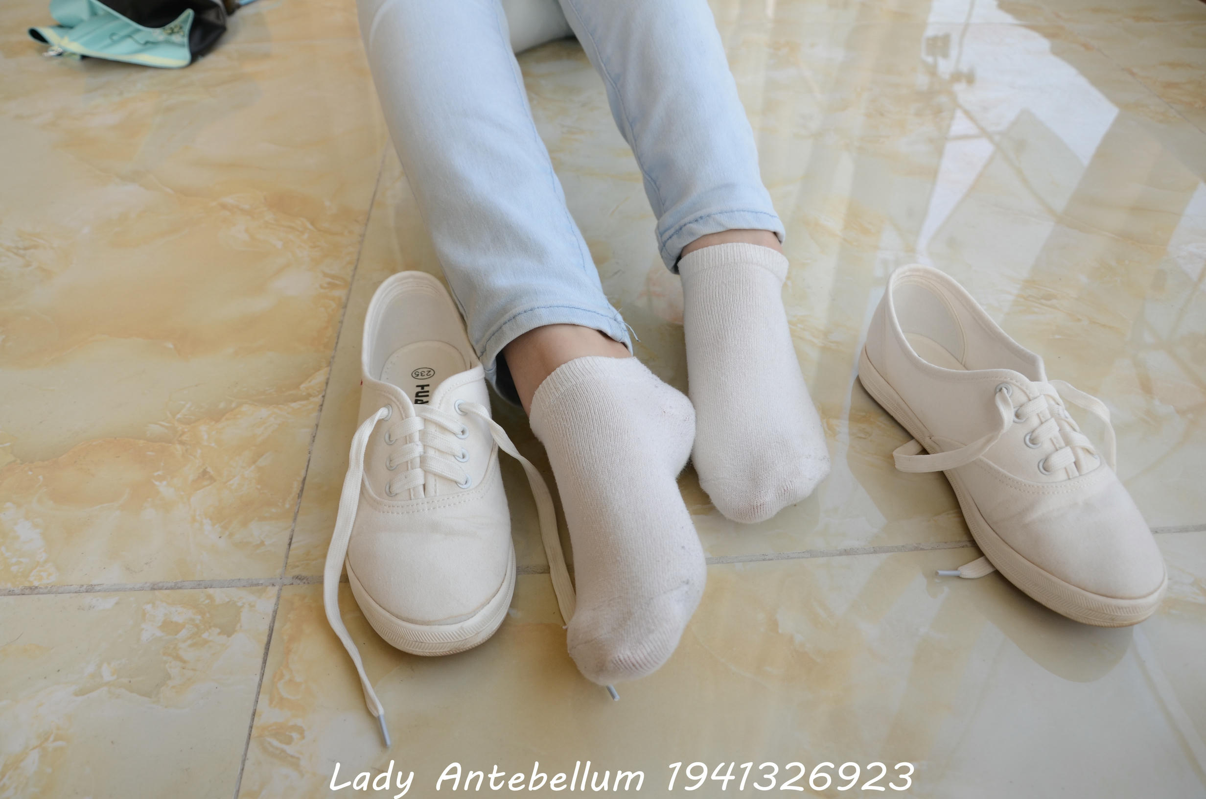 [战前女神] 恋足美腿棉袜女神级摄影套图 105 [98P+148M]_第4集