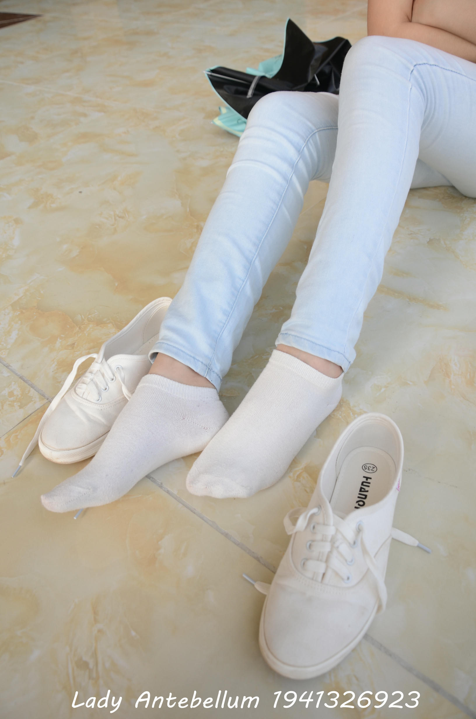 [战前女神] 恋足美腿棉袜女神级摄影套图 105 [98P+148M]_第4集