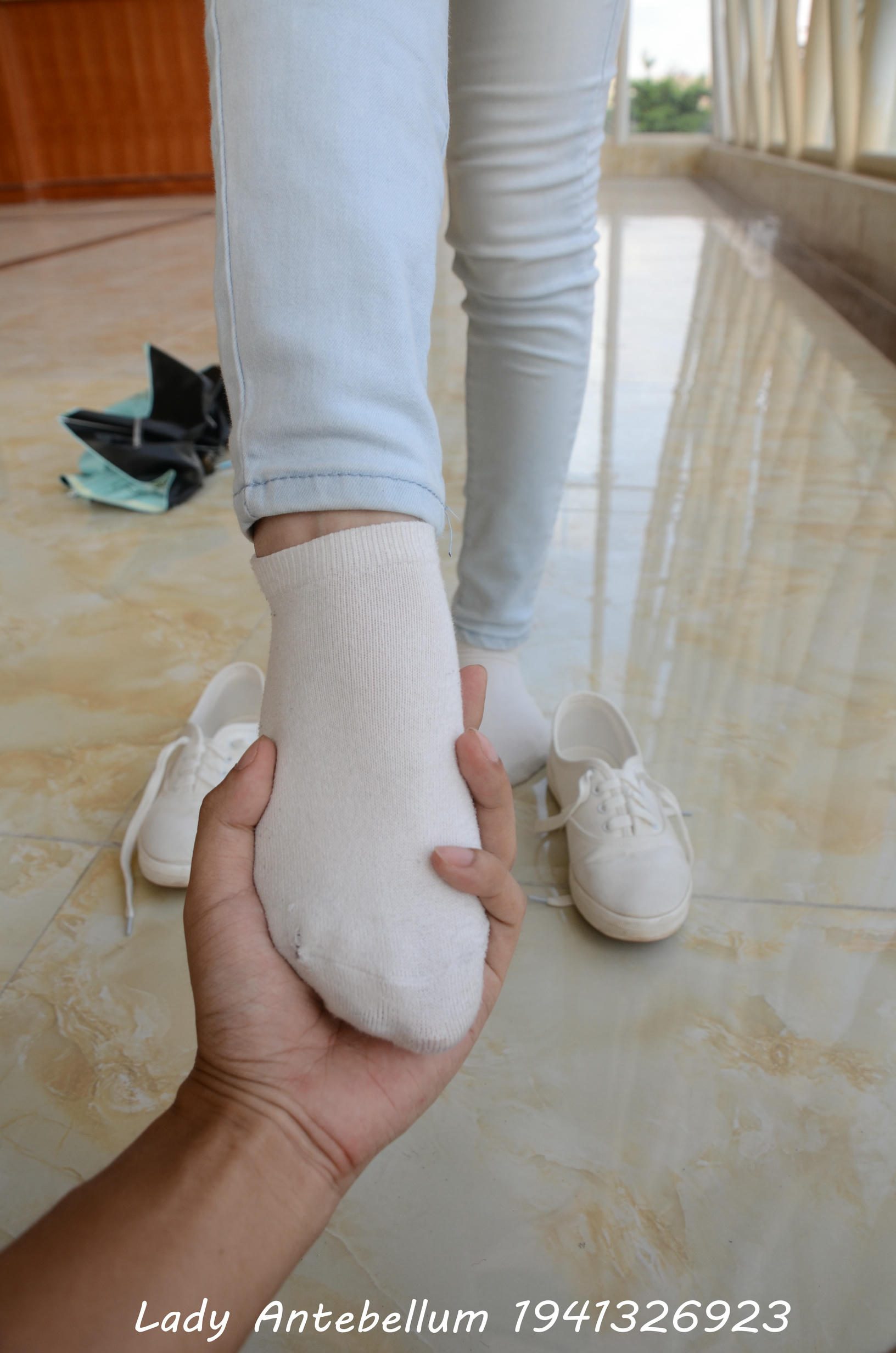 [战前女神] 恋足美腿棉袜女神级摄影套图 105 [98P+148M]_第5集